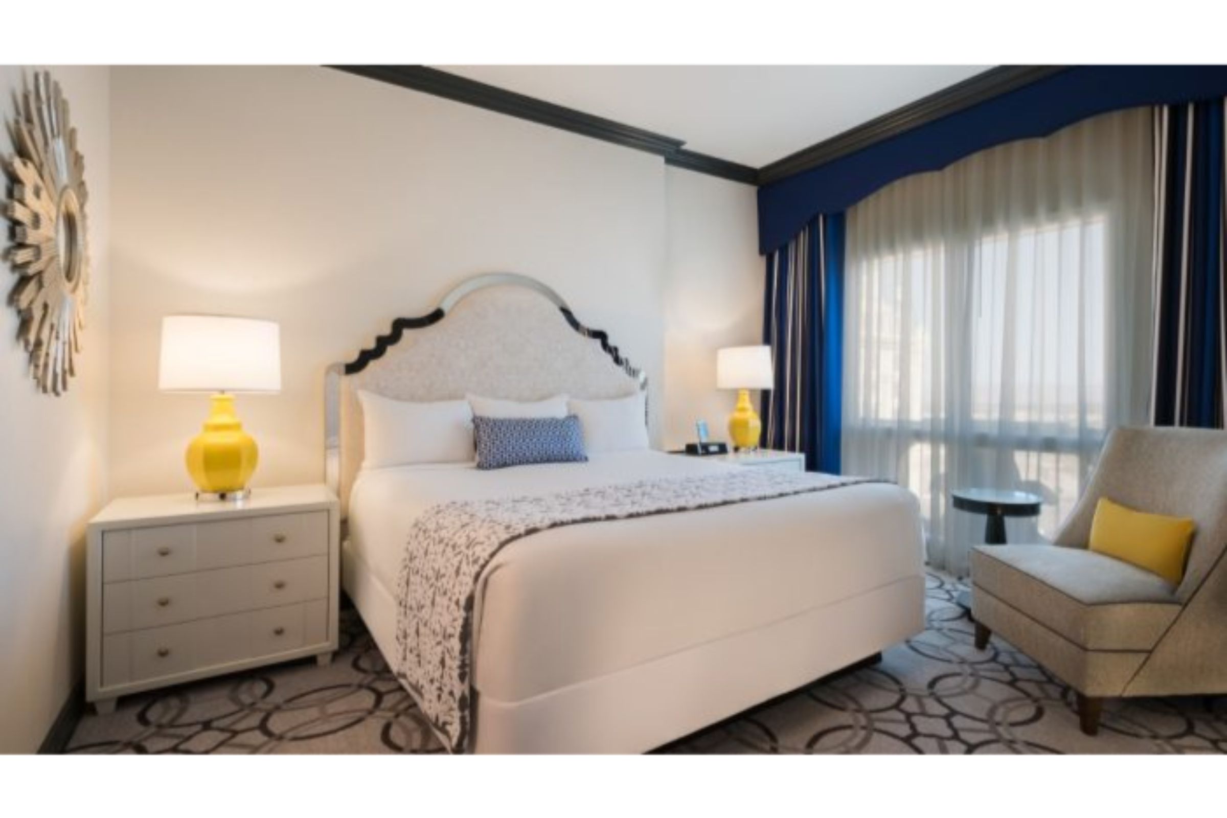 Suite King Size Bed