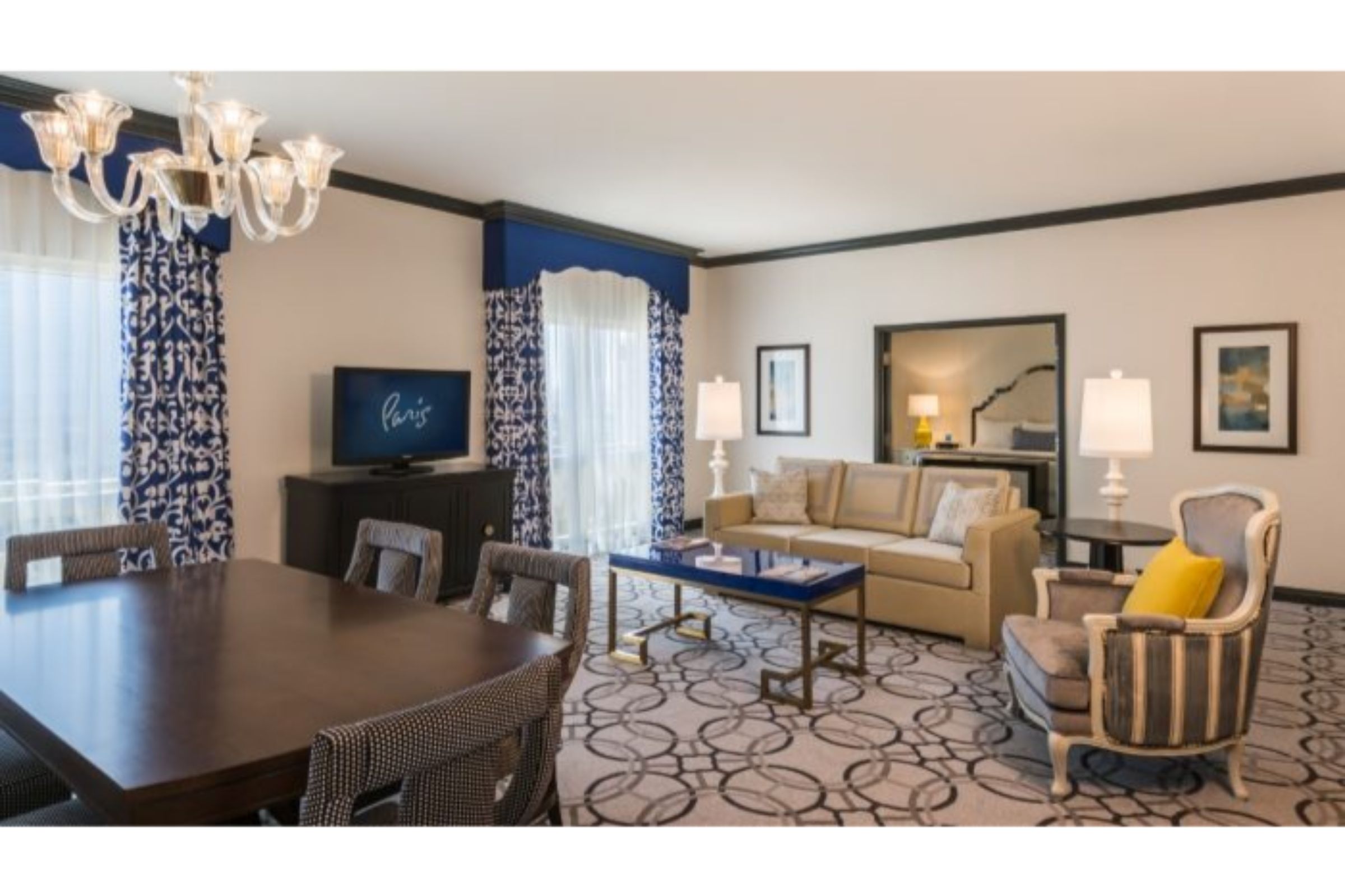 Suite King Size Bed