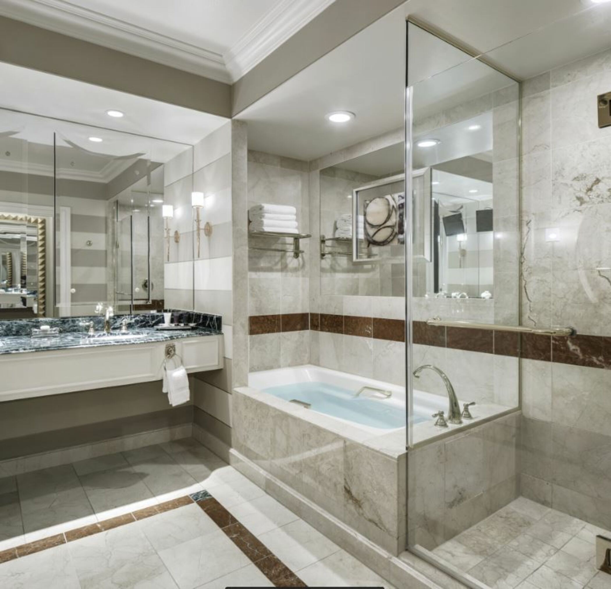 Suite Two Queen Beds