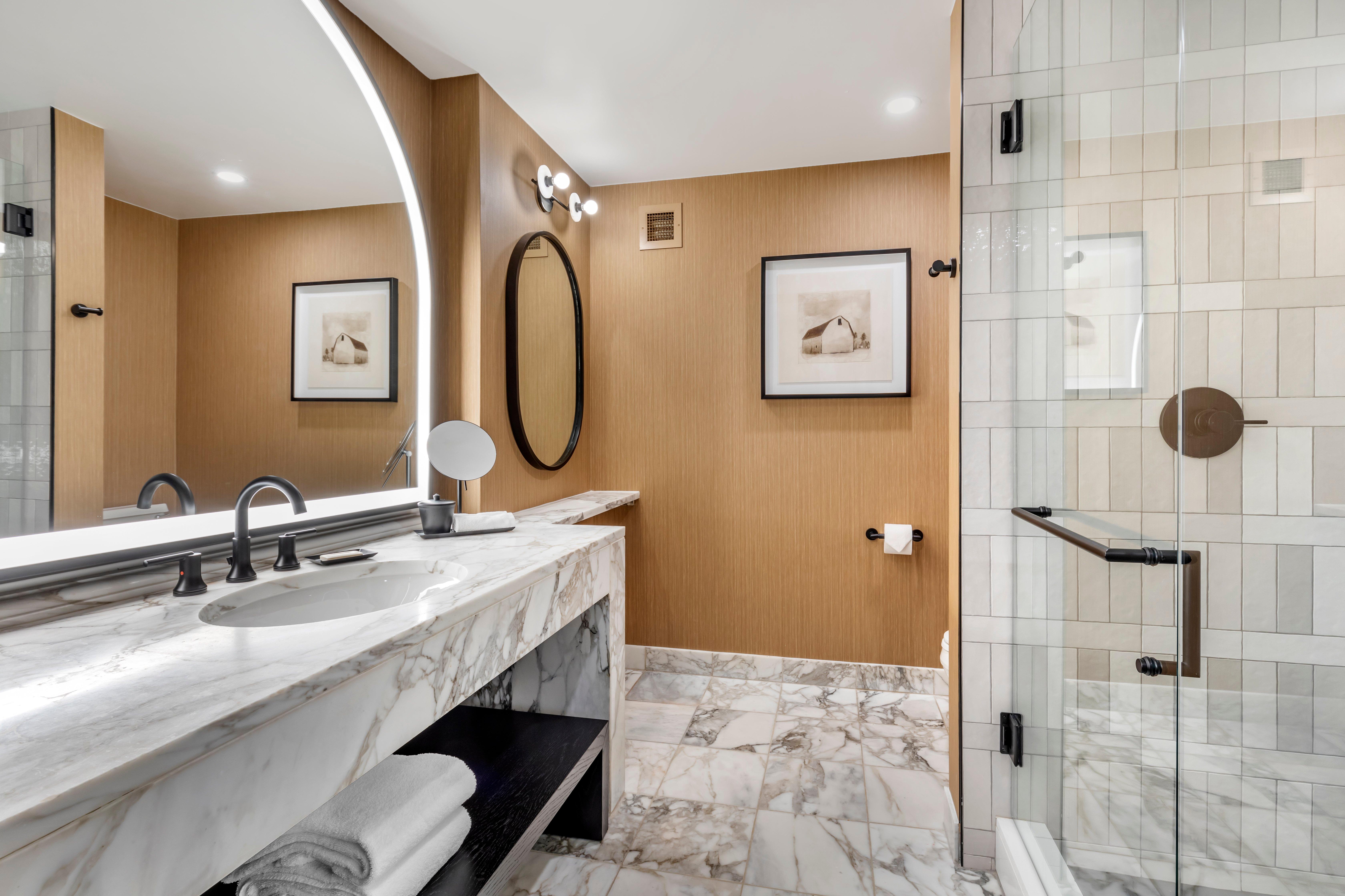 Double Deluxe King Bed