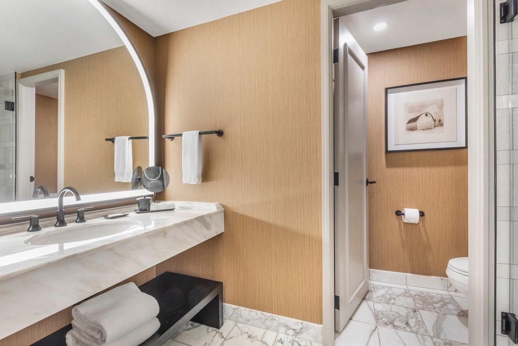 Double Deluxe King Bed