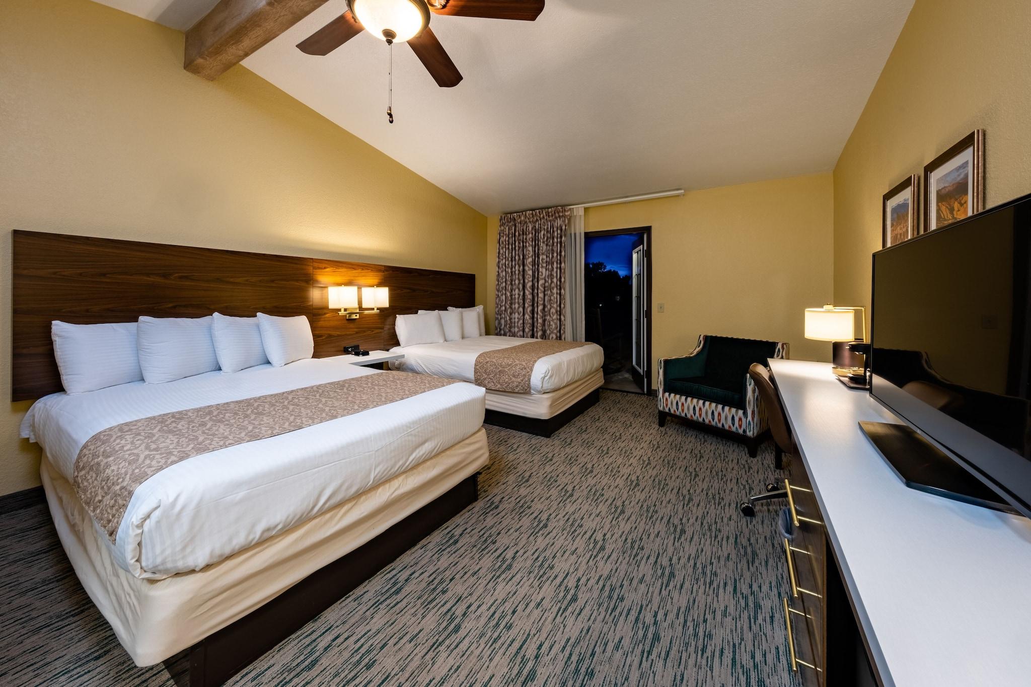 Quadruple Deluxe Two Queen Beds