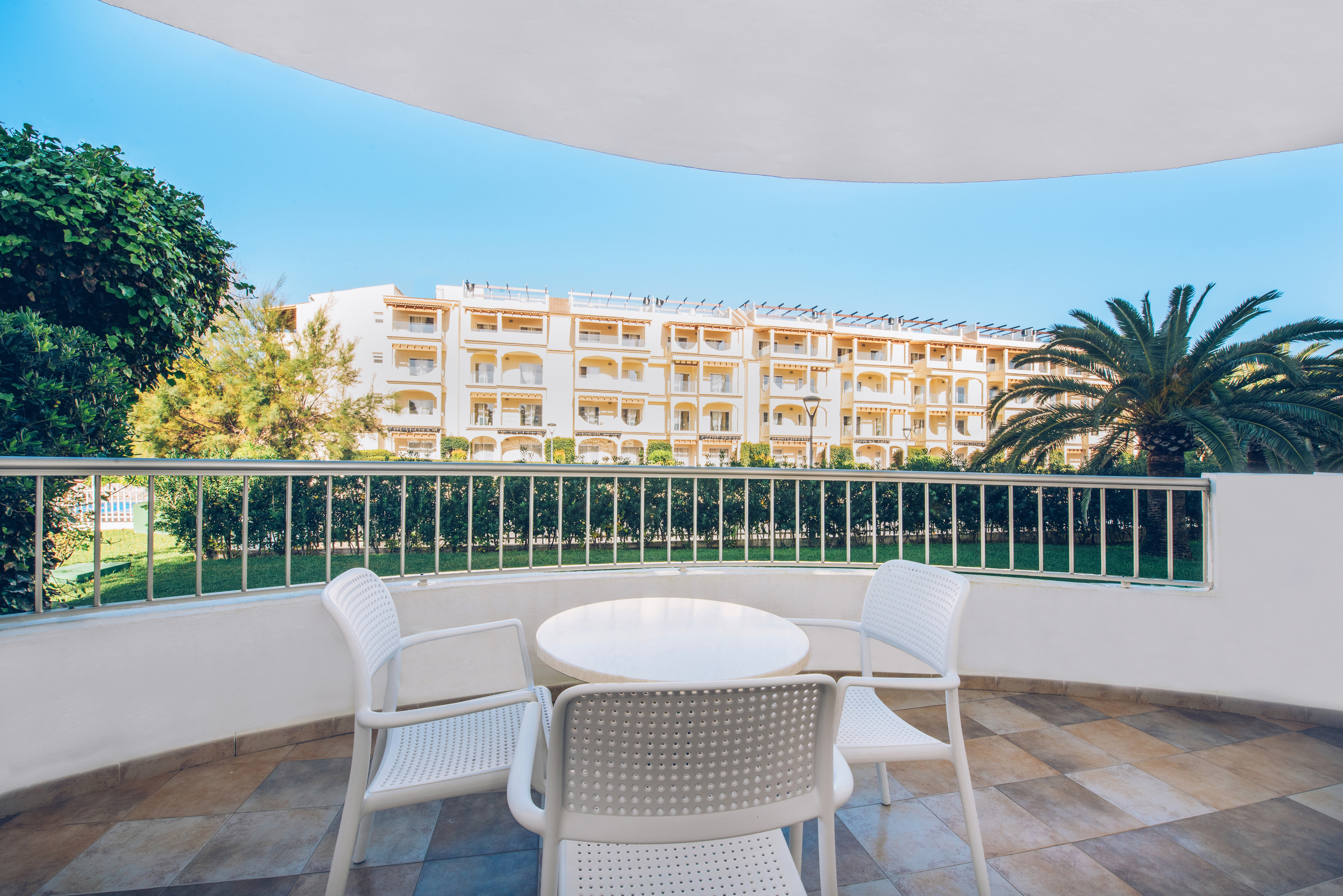 Family Room Garden View