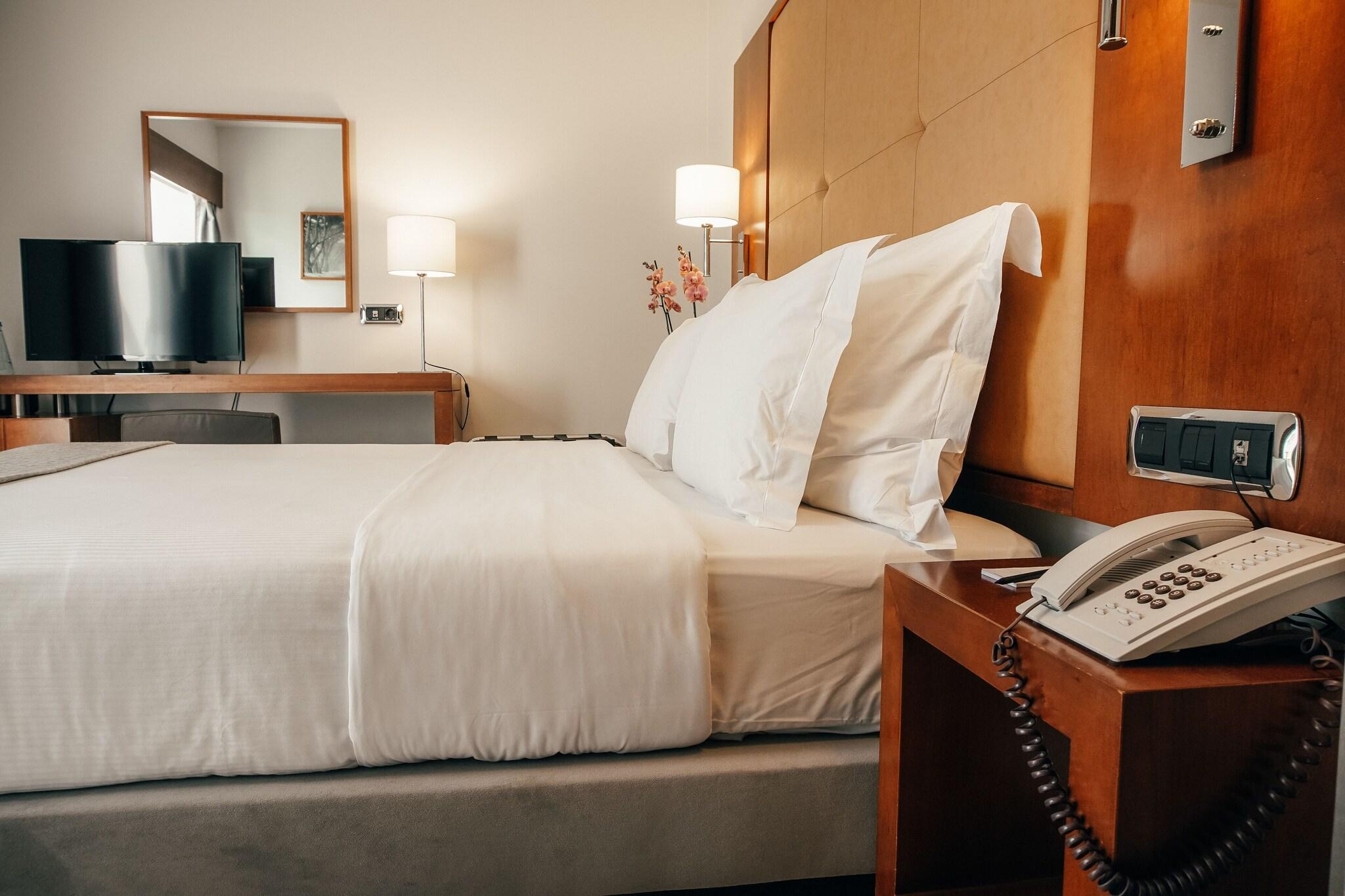 Double or Twin Deluxe