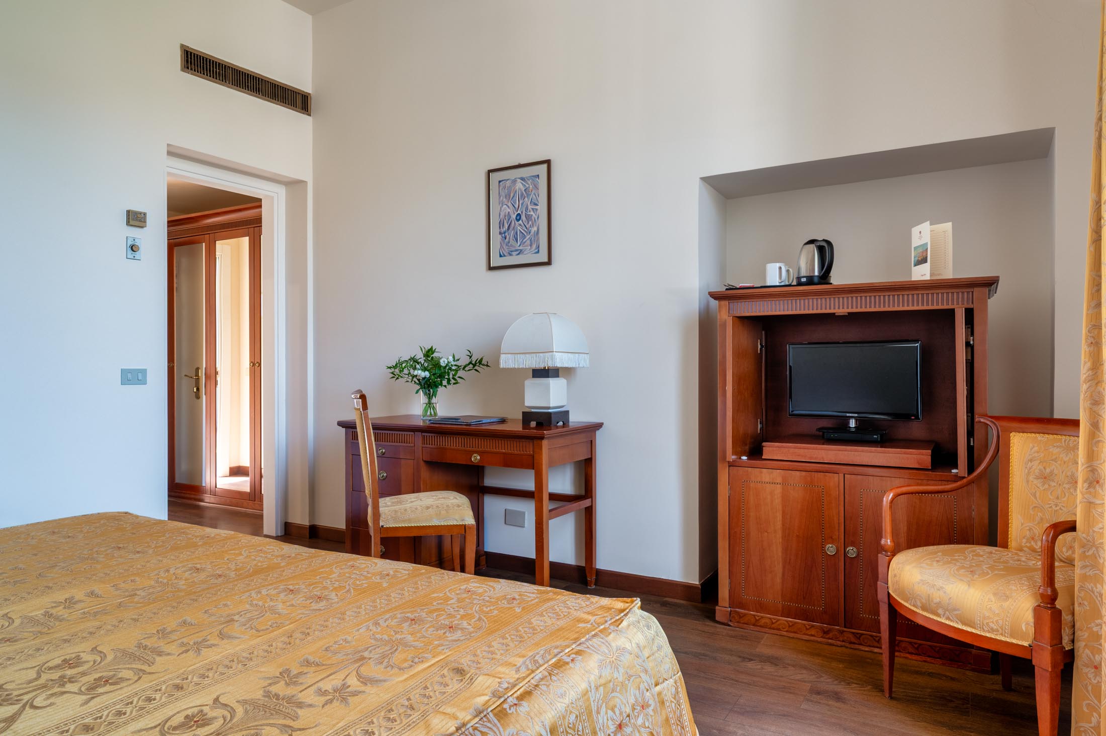 Double or Twin Superior Side Sea View