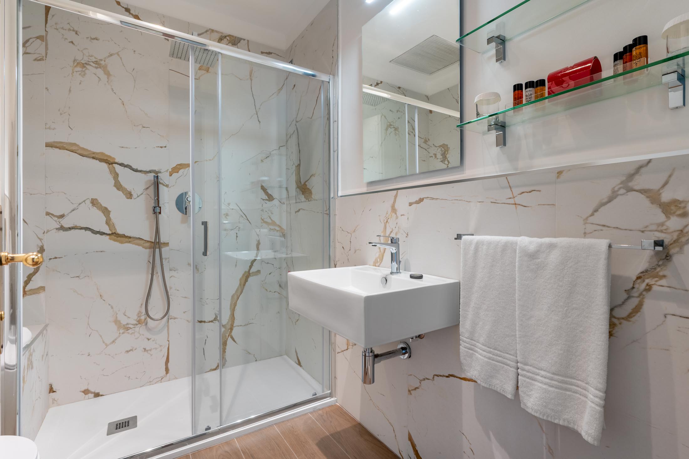 Double or Twin Superior Side Sea View