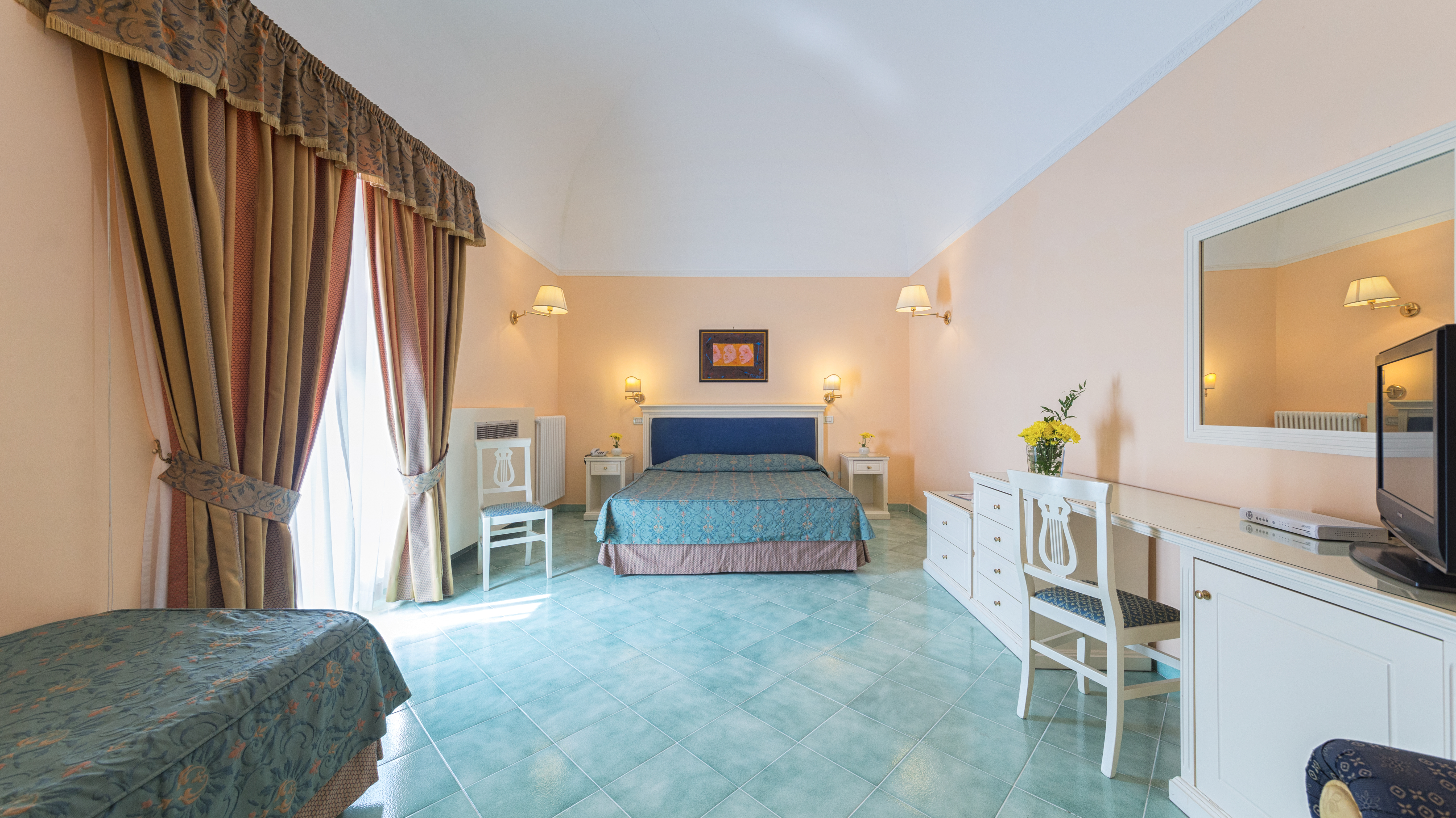 Triple Classic with Balcony