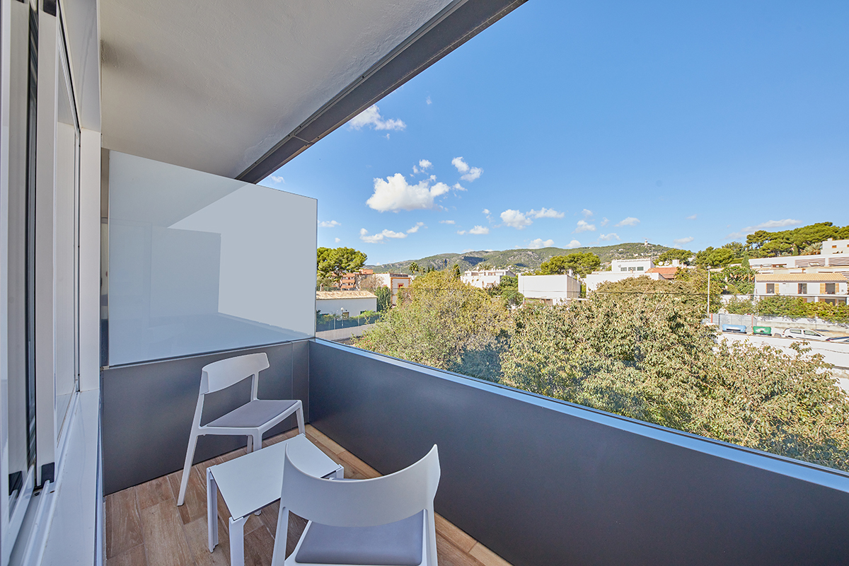 Double Single with Balcony