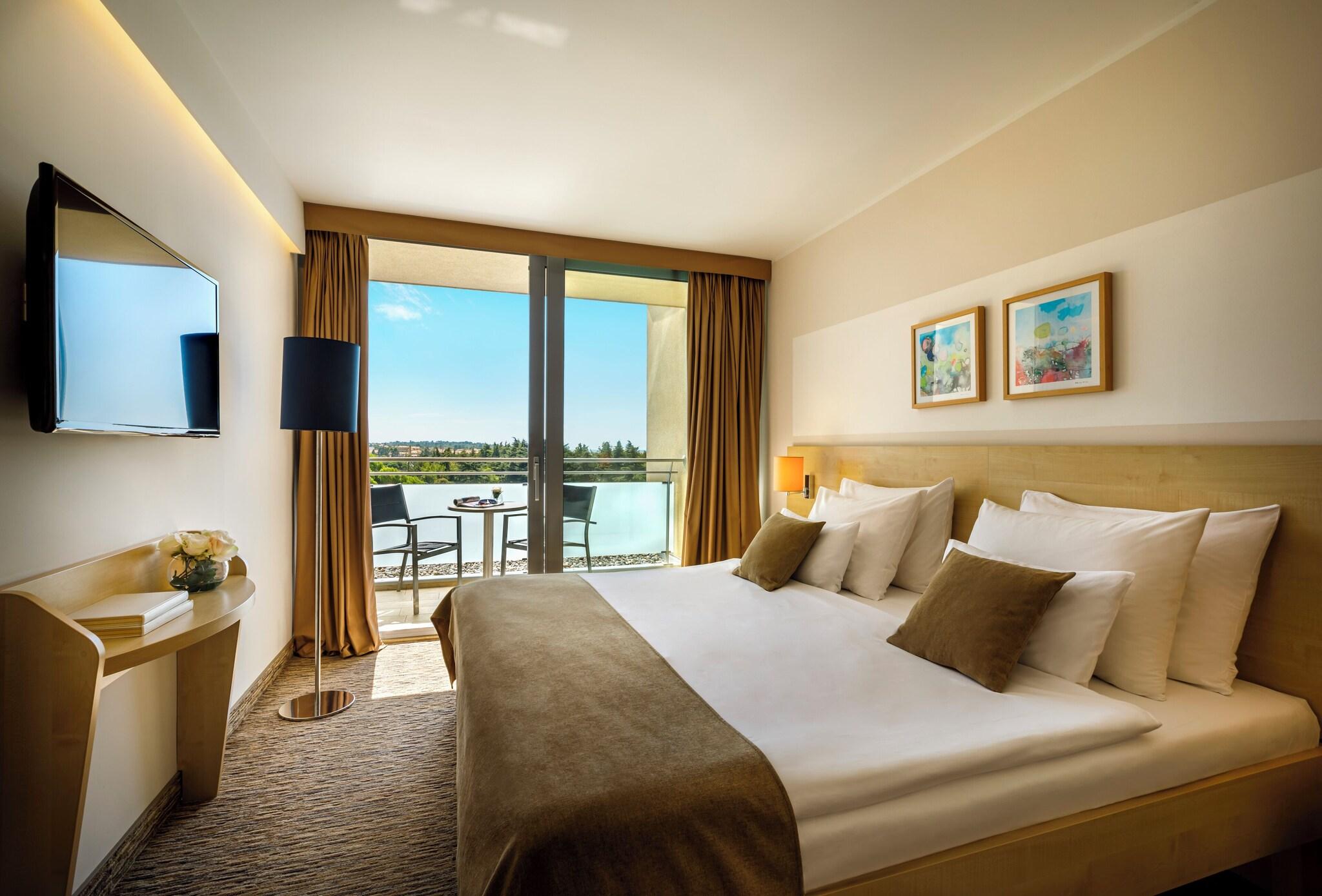 Junior Suite King Size Bed