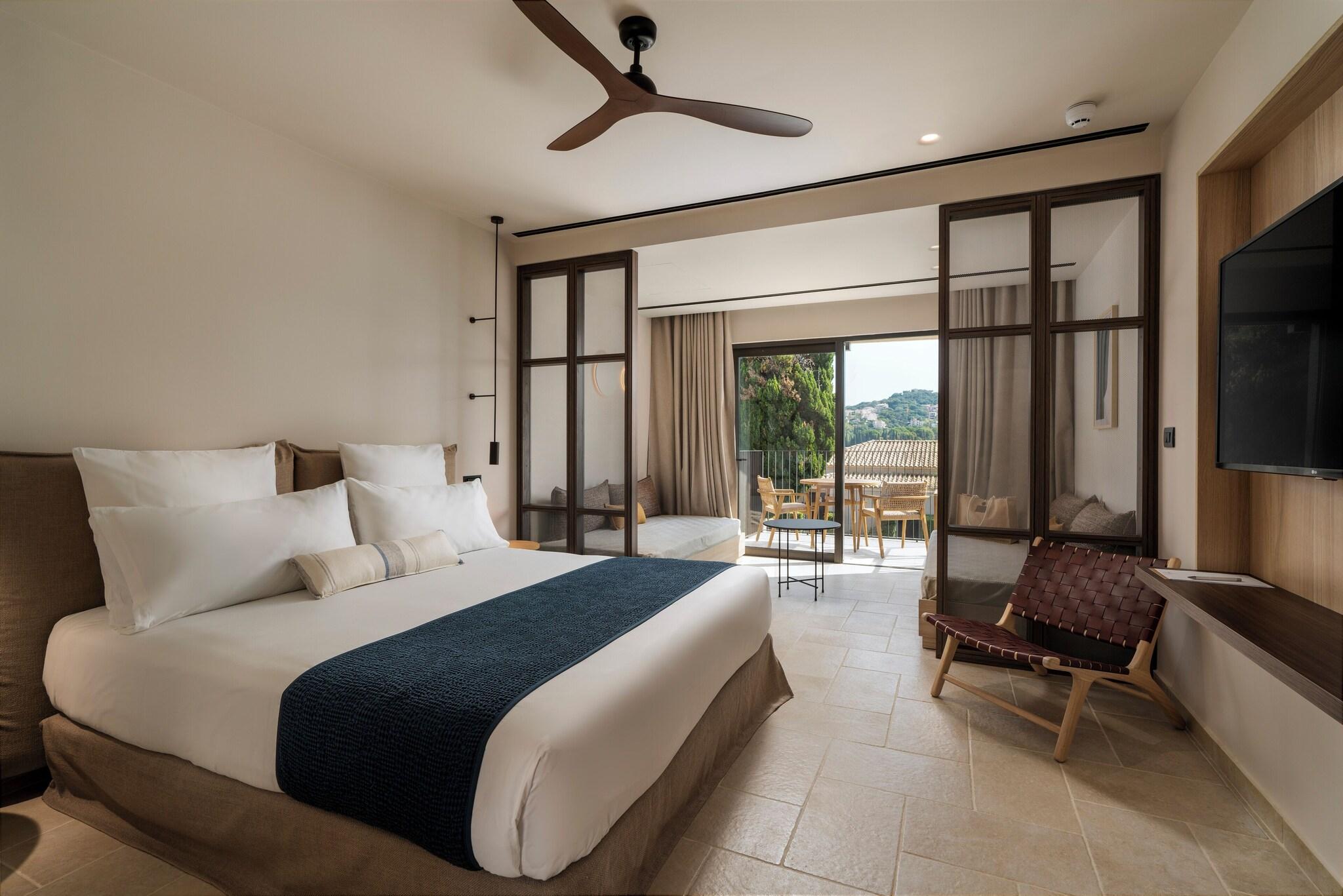 Bungalow Club with Views