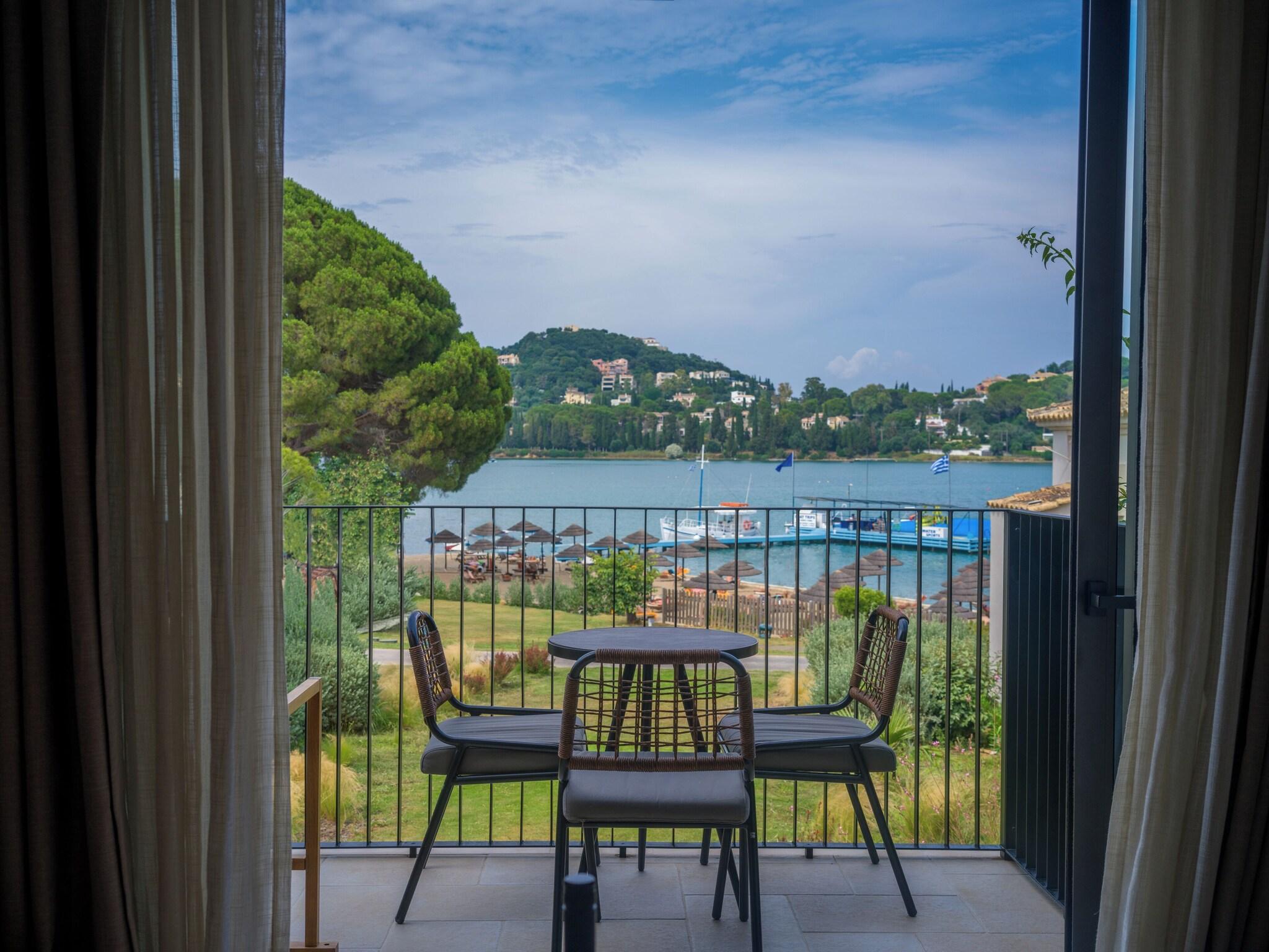 Bungalow Club with Views