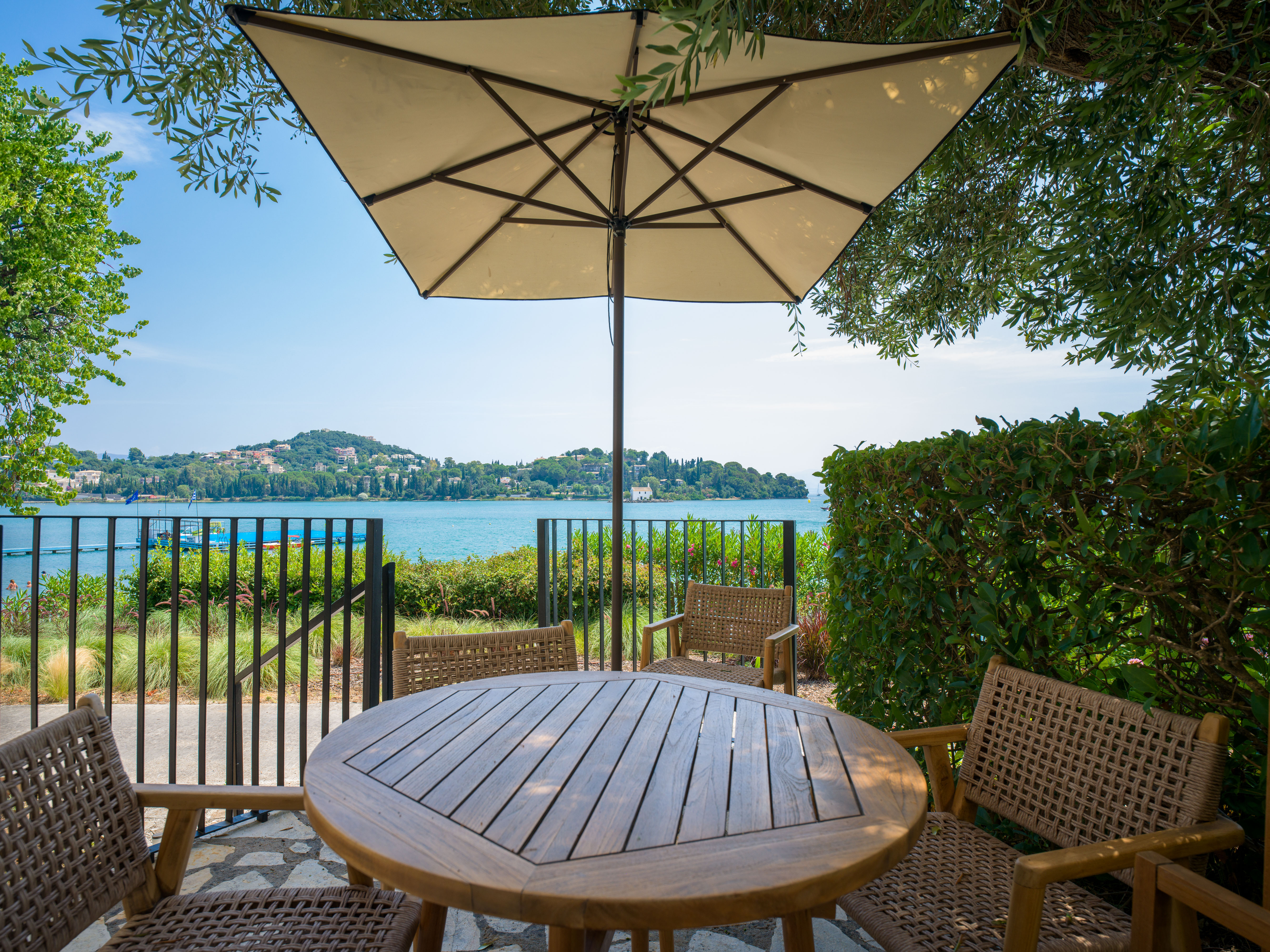 Bungalow Beach Front