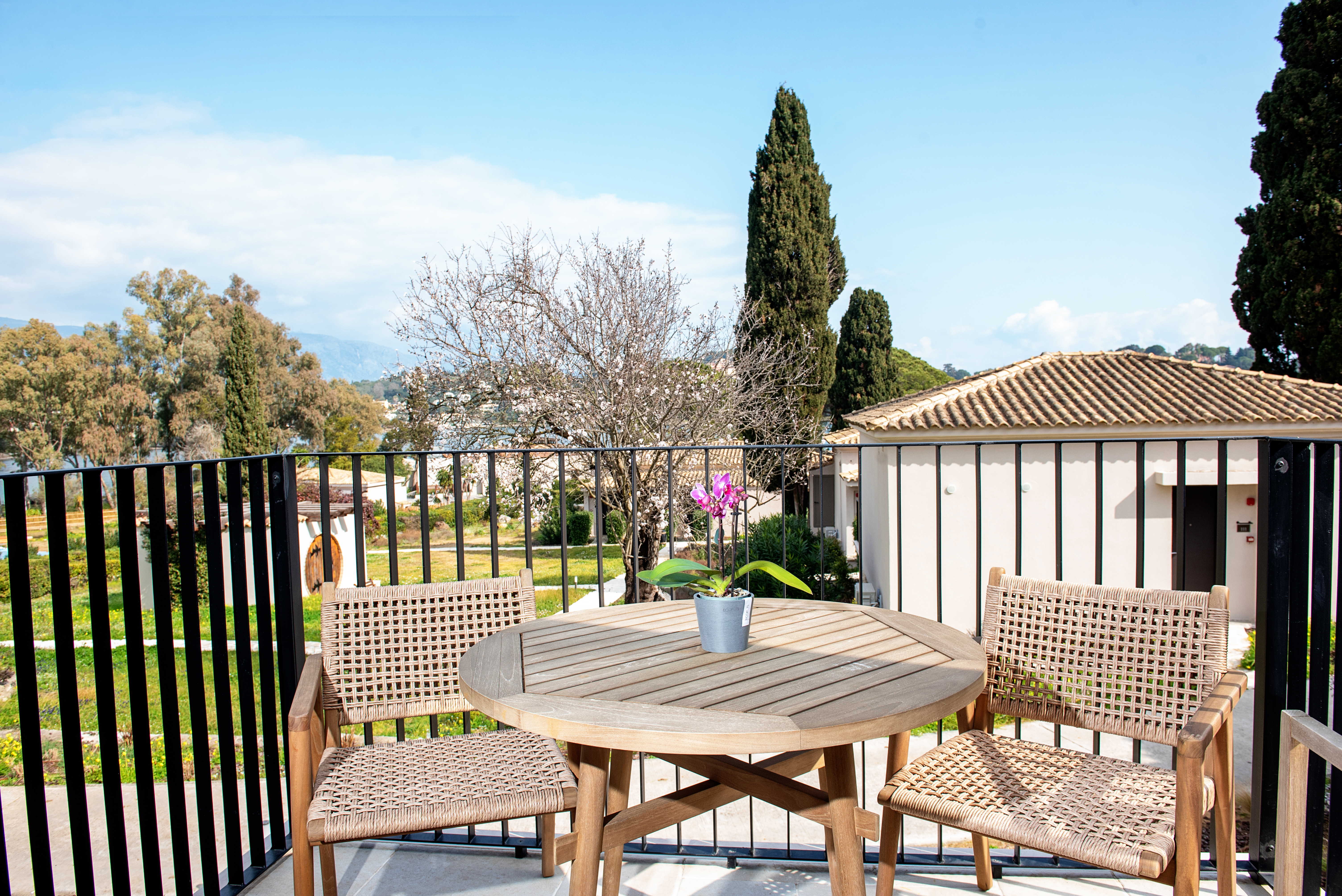 Bungalow Garden View