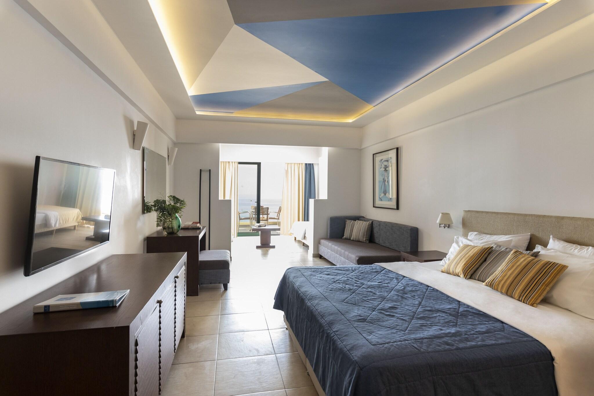 Family Room Deluxe with Views