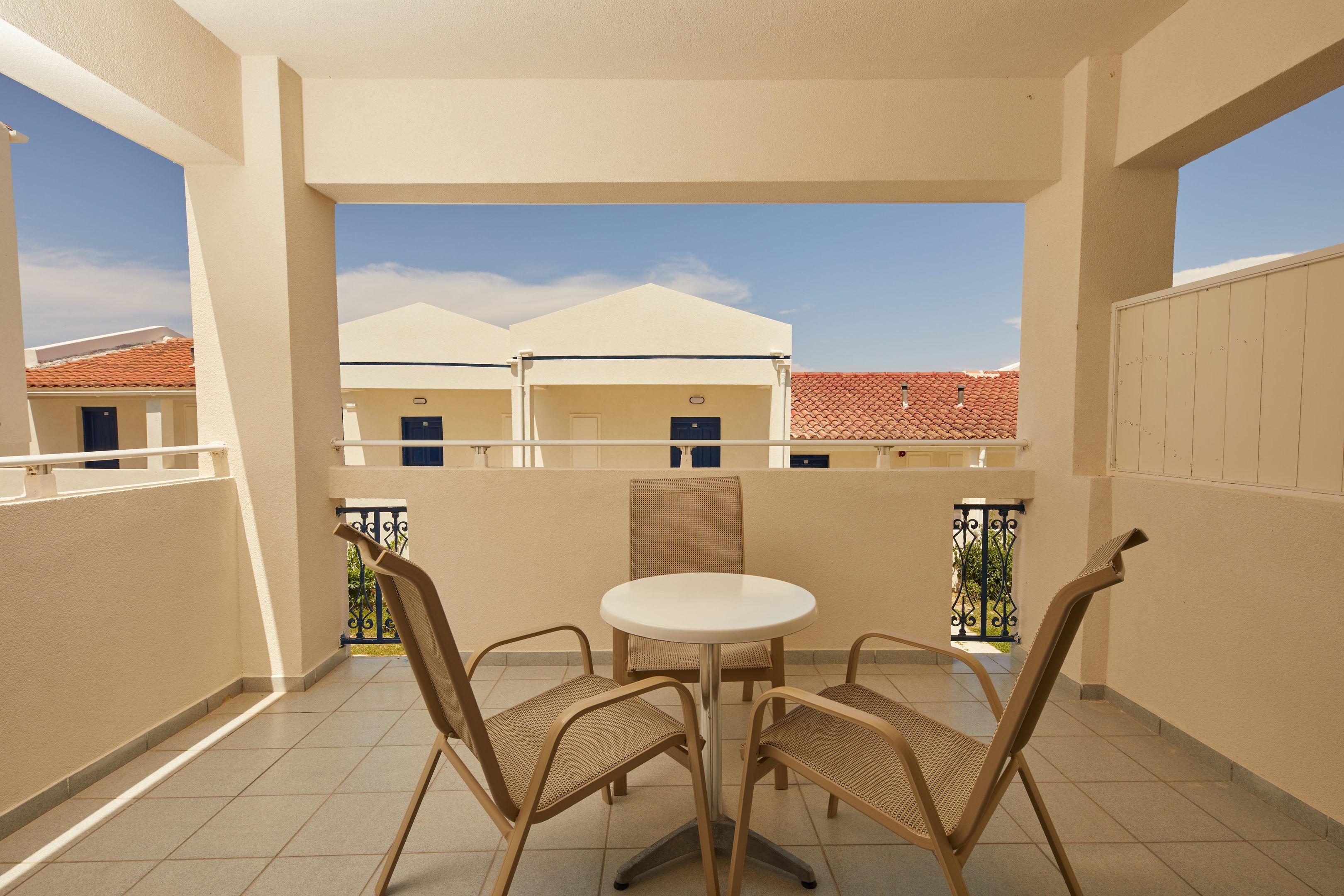 Junior Suite Land View