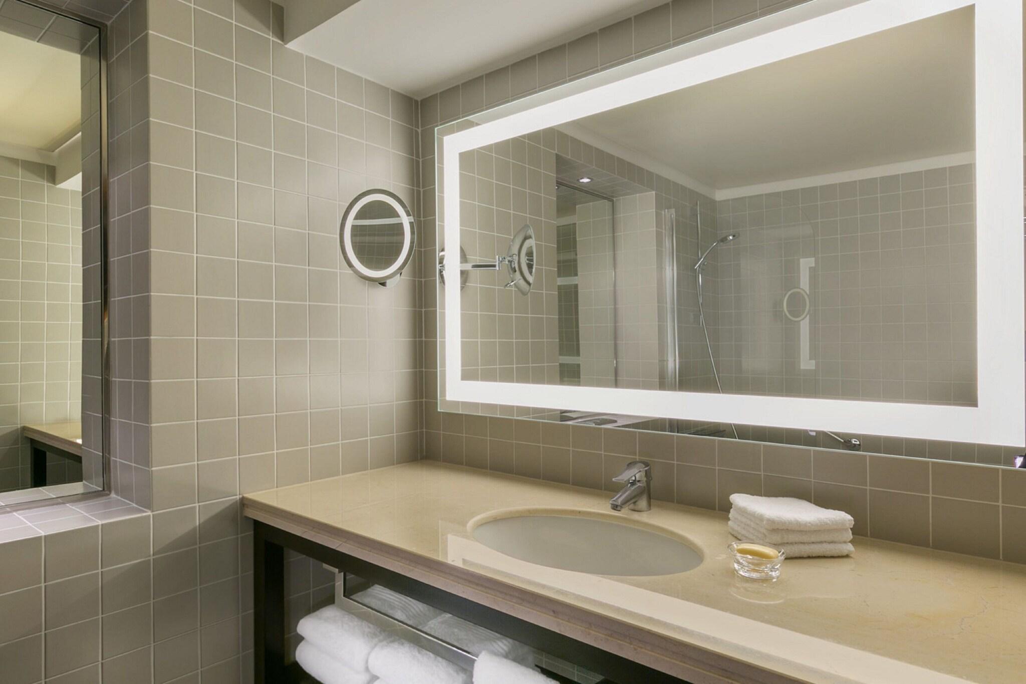 Junior Suite King Size Bed