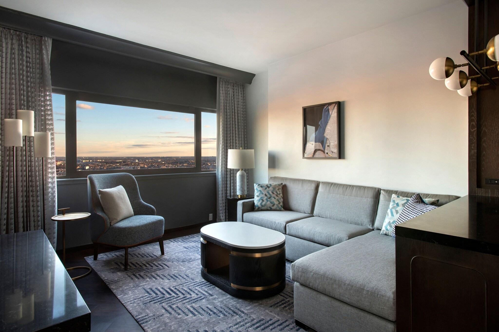 Junior Suite King Bed One Bedroom 