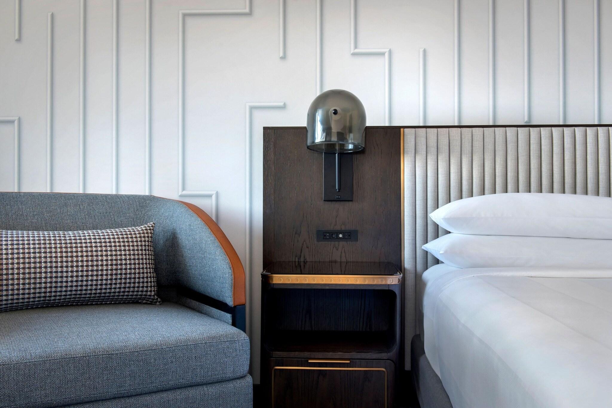 Double Club King Bed