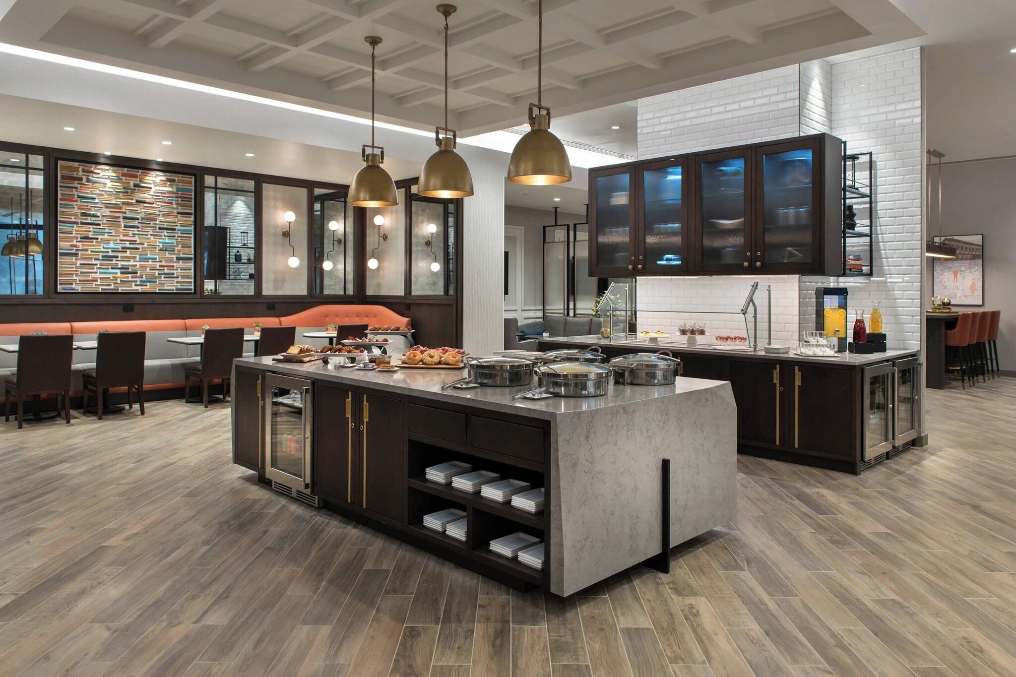 Double Club Two Queen Beds