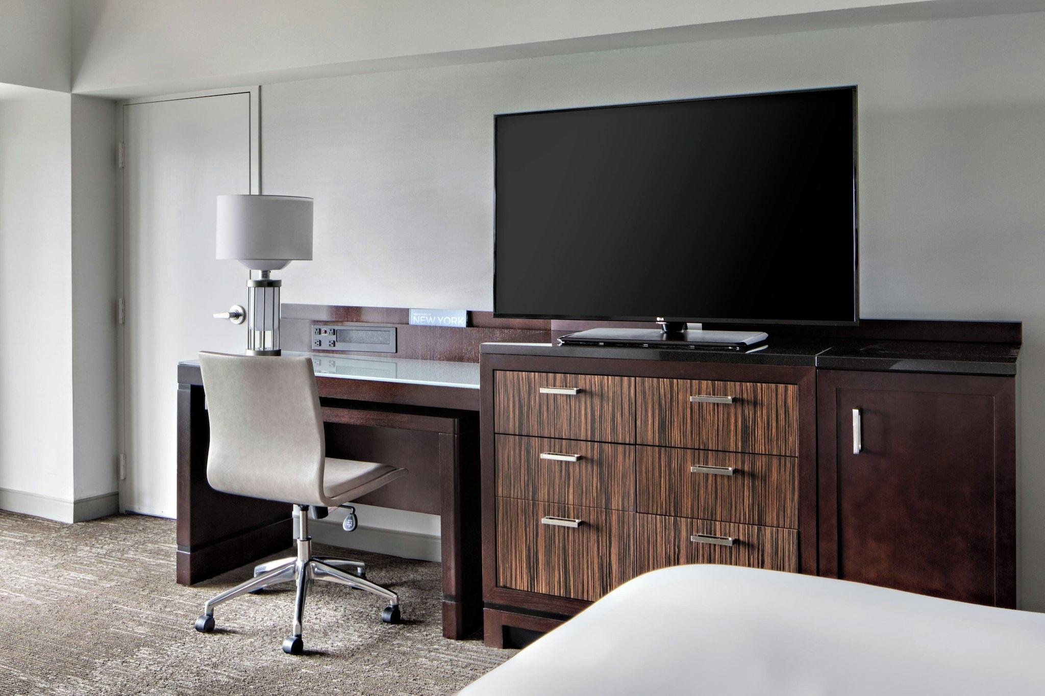 Double Deluxe King Bed