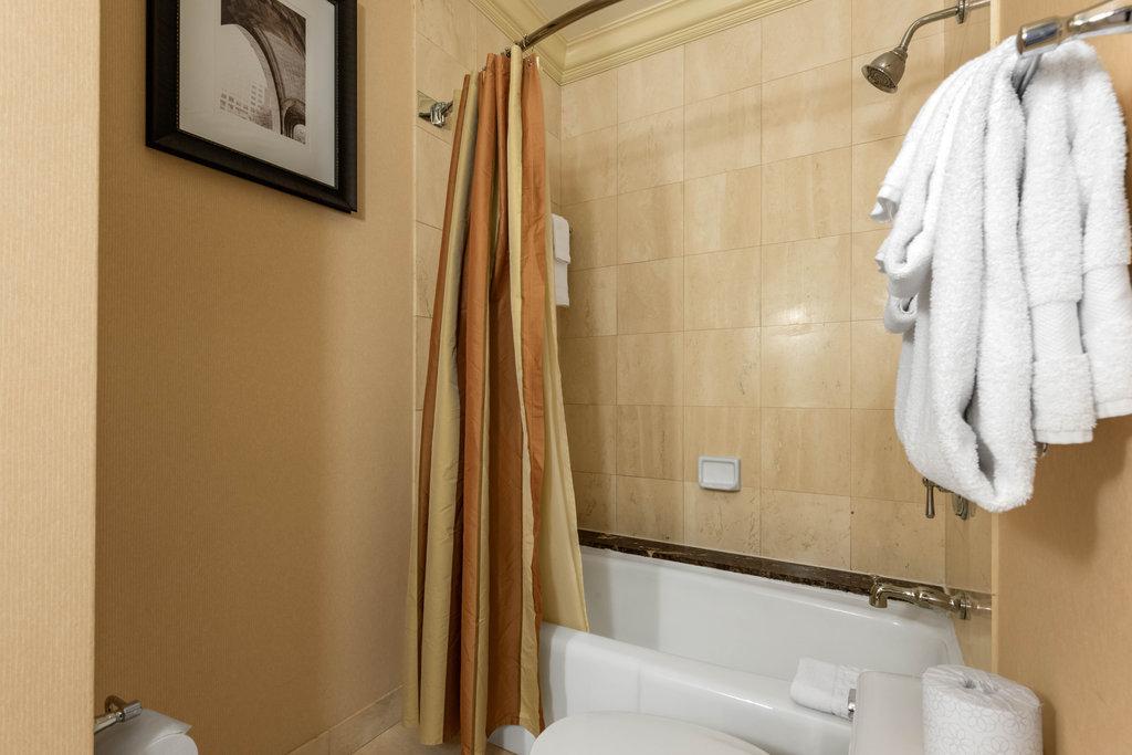 Double Deluxe King Bed