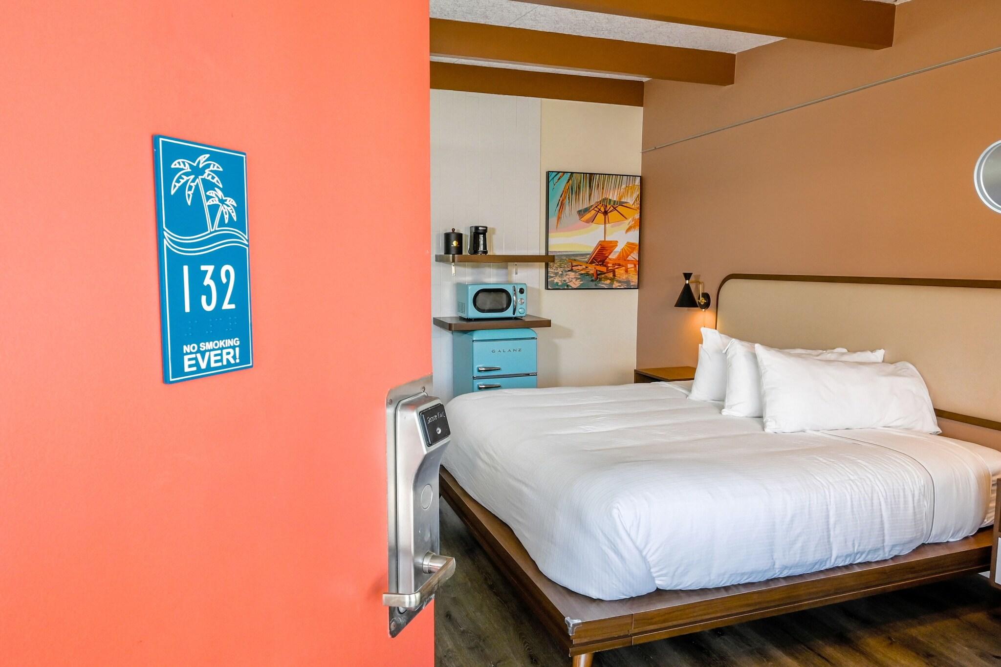 Studio King Size Bed