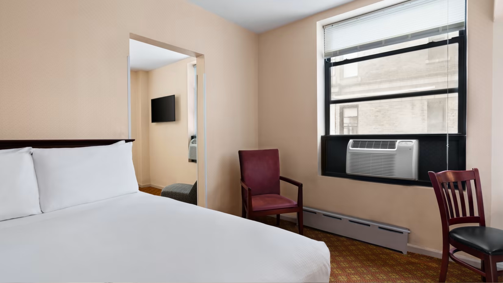 Junior Suite Queen Size Bed