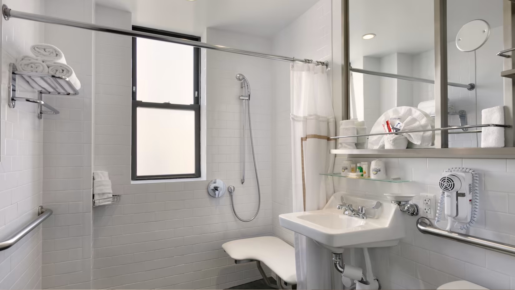 Junior Suite Queen Size Bed