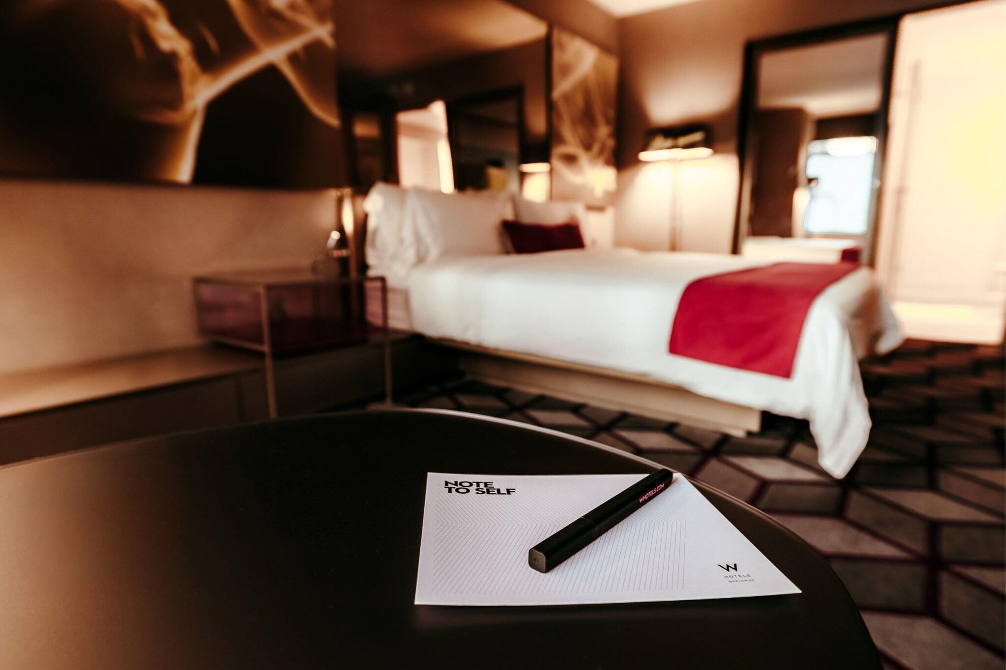 Suite King Size Bed