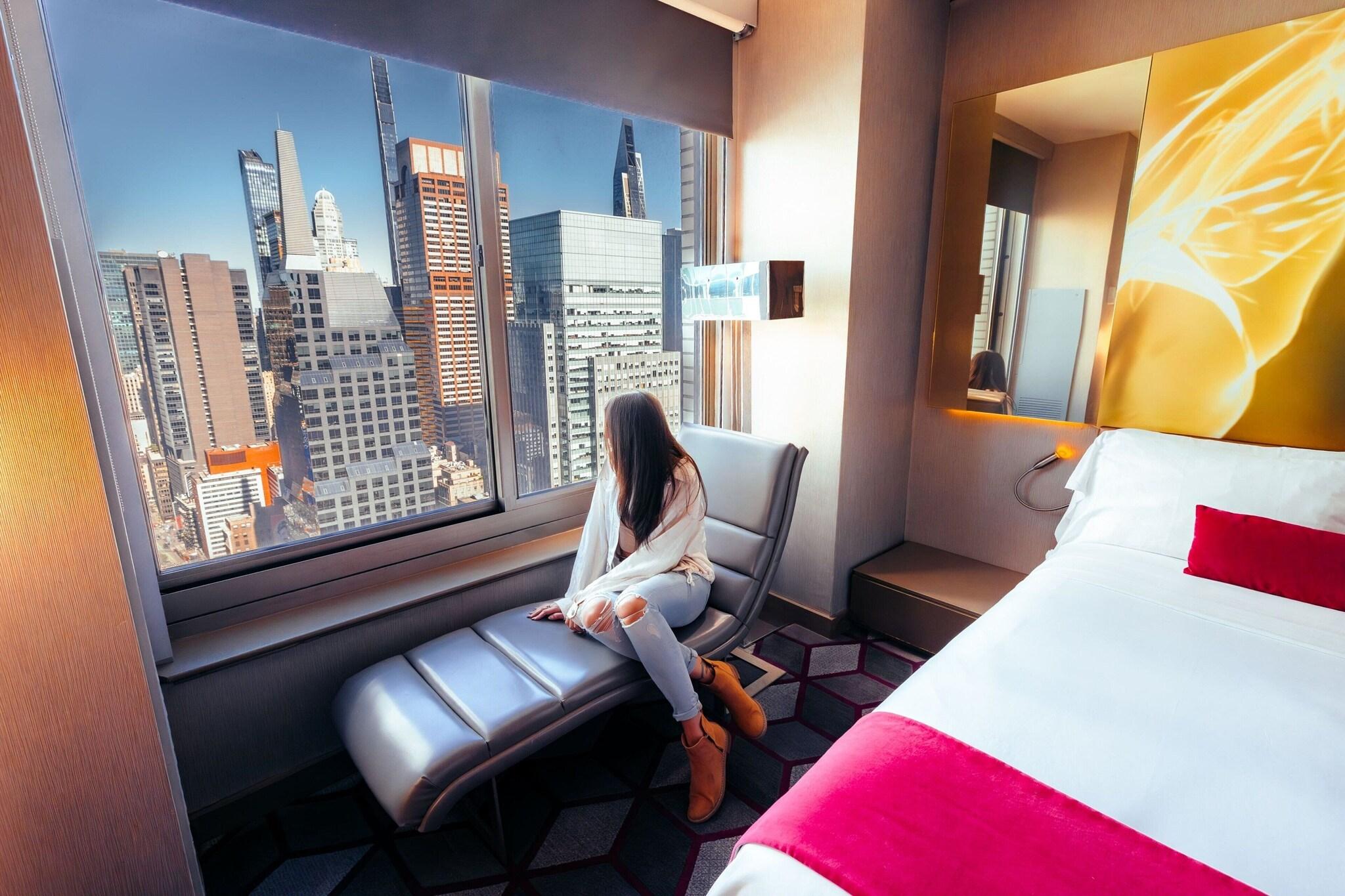Suite King Size Bed