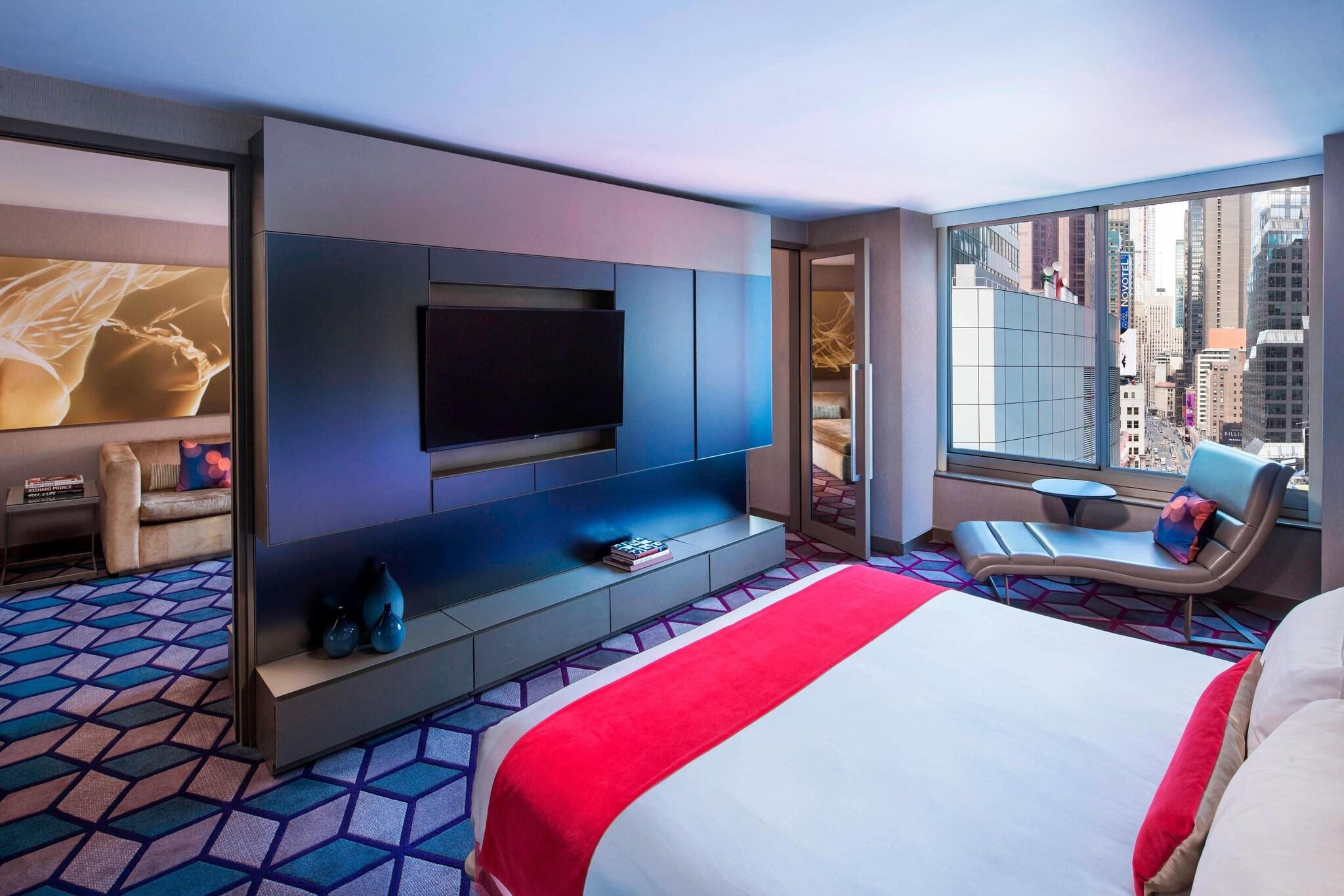 Suite King Size Bed