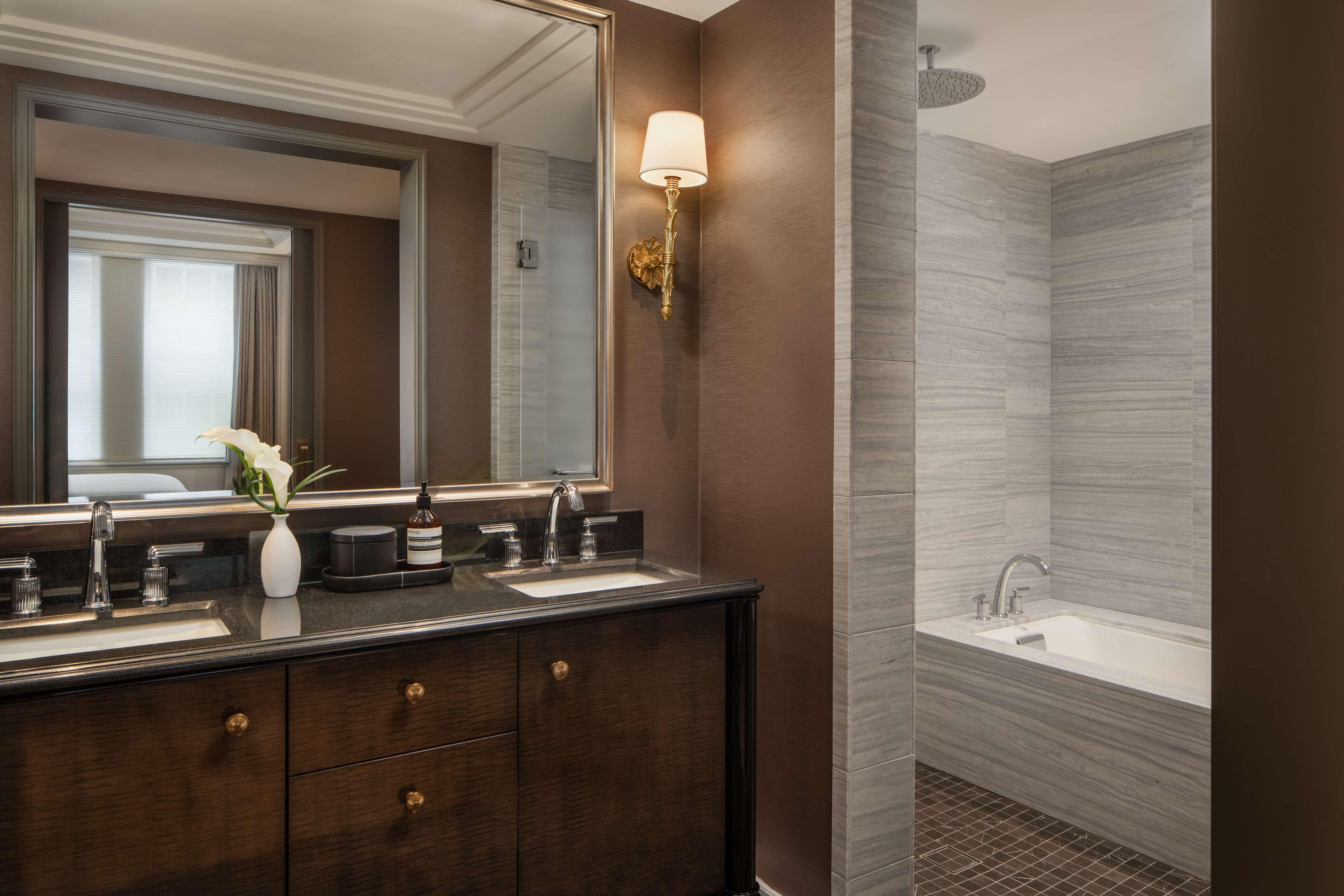 Junior Suite Accessible Two Double Beds