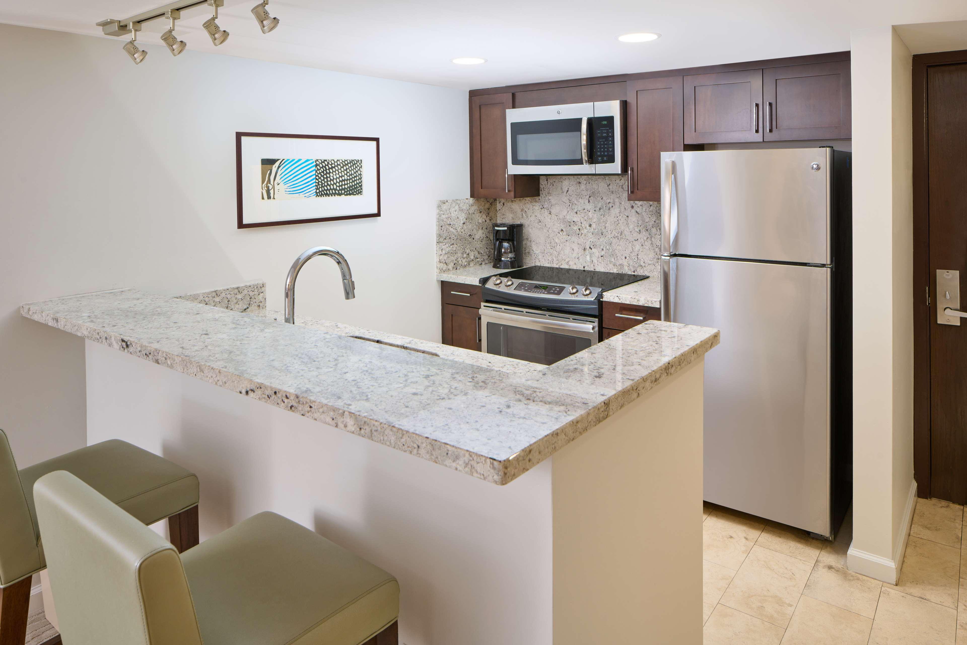 Junior Suite Luxury Partial Ocean View