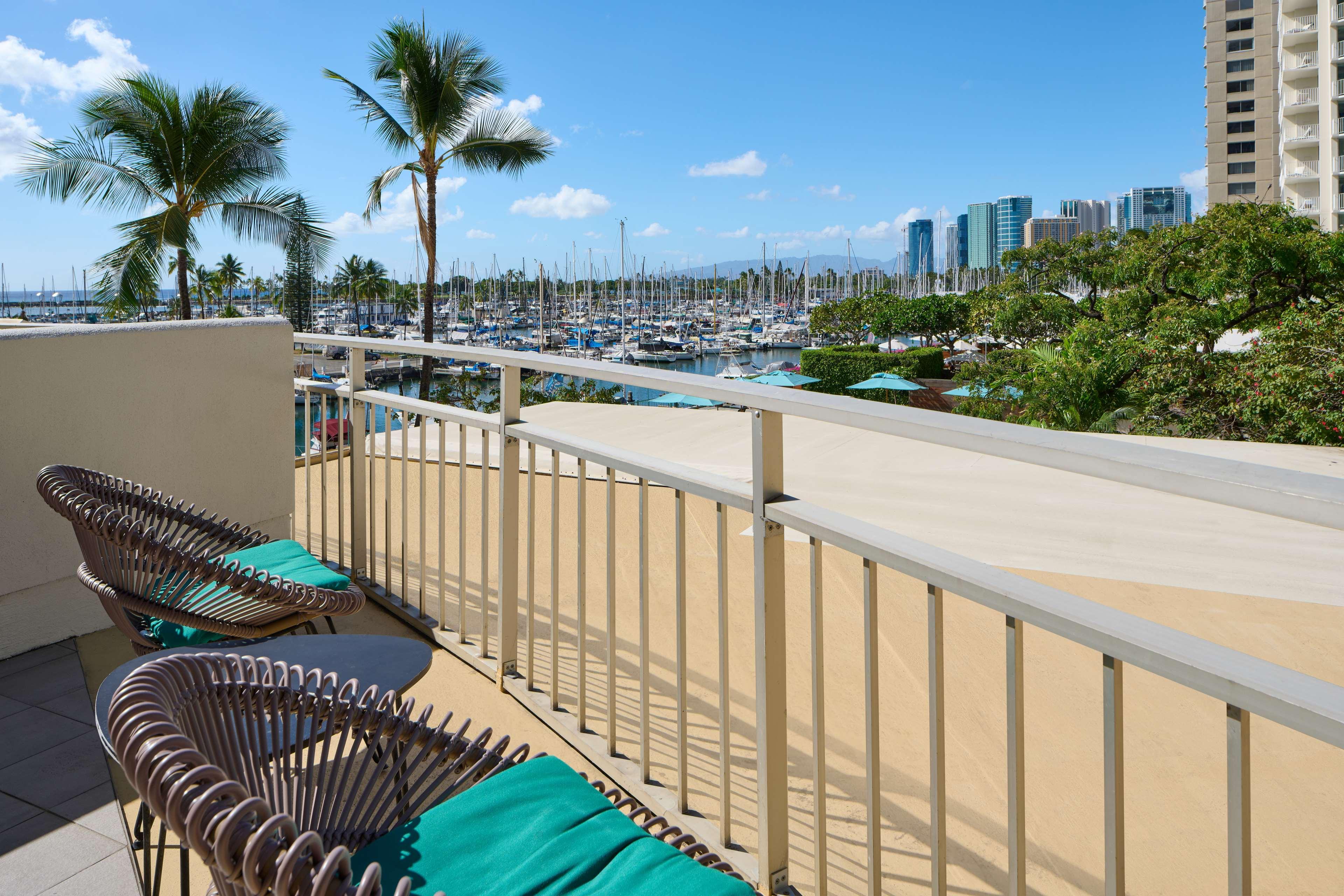 Junior Suite Luxury Partial Ocean View