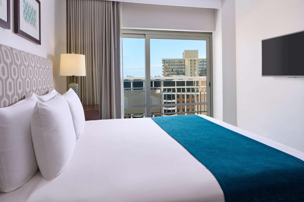 Suite Luxury City View