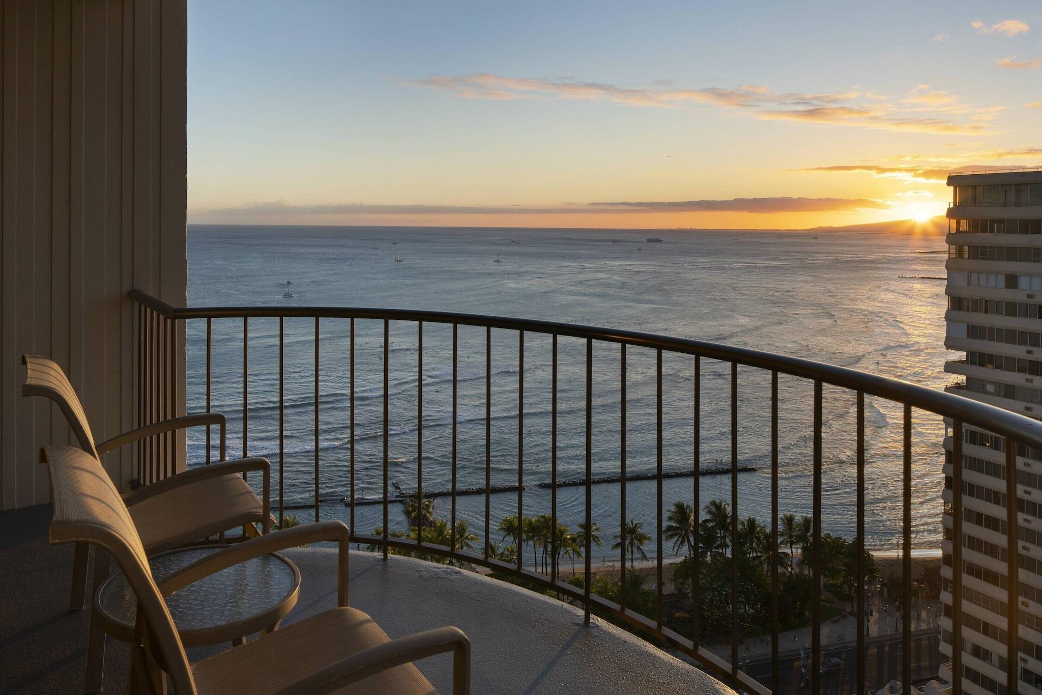 Junior Suite Ocean View King Bed