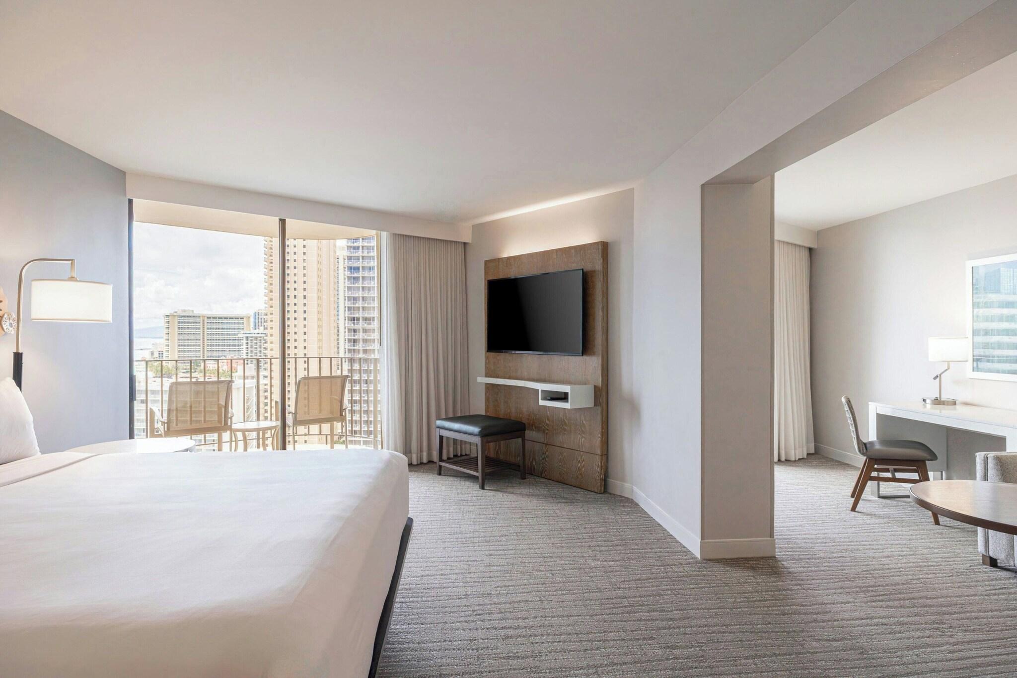 Junior Suite Ocean View King Bed