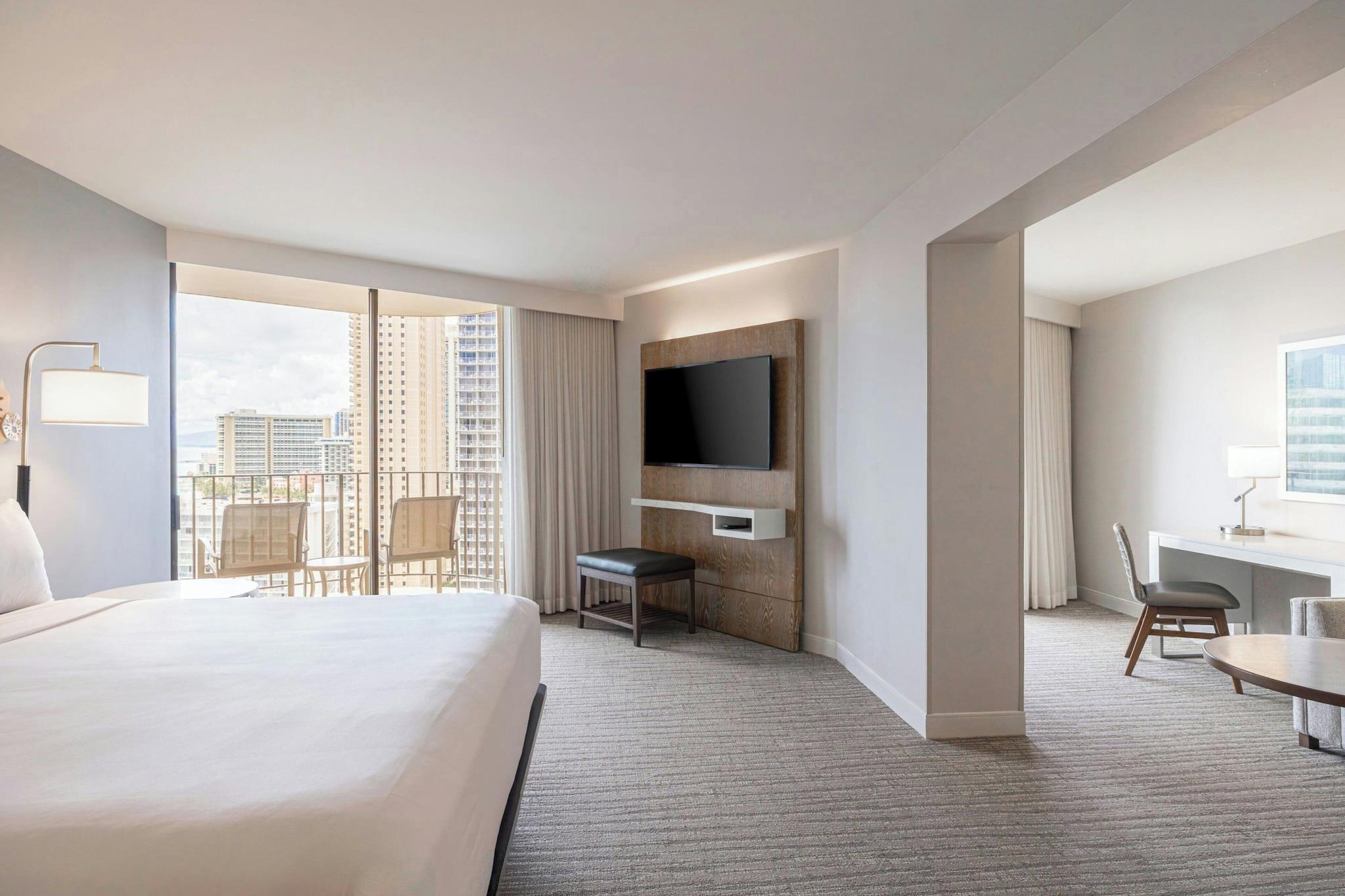 Junior Suite Ocean View King Bed