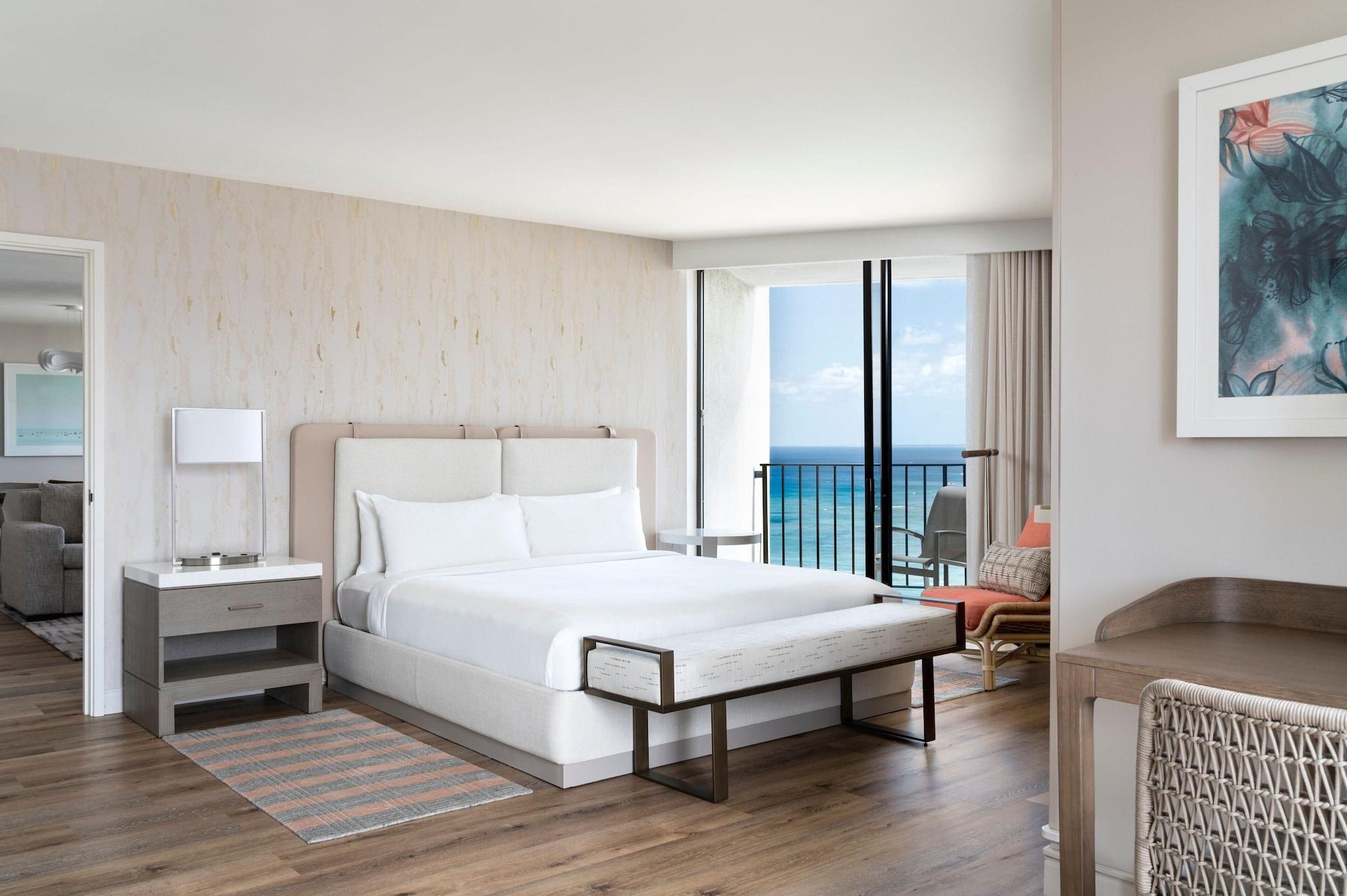 Suite Accessible King Size Bed