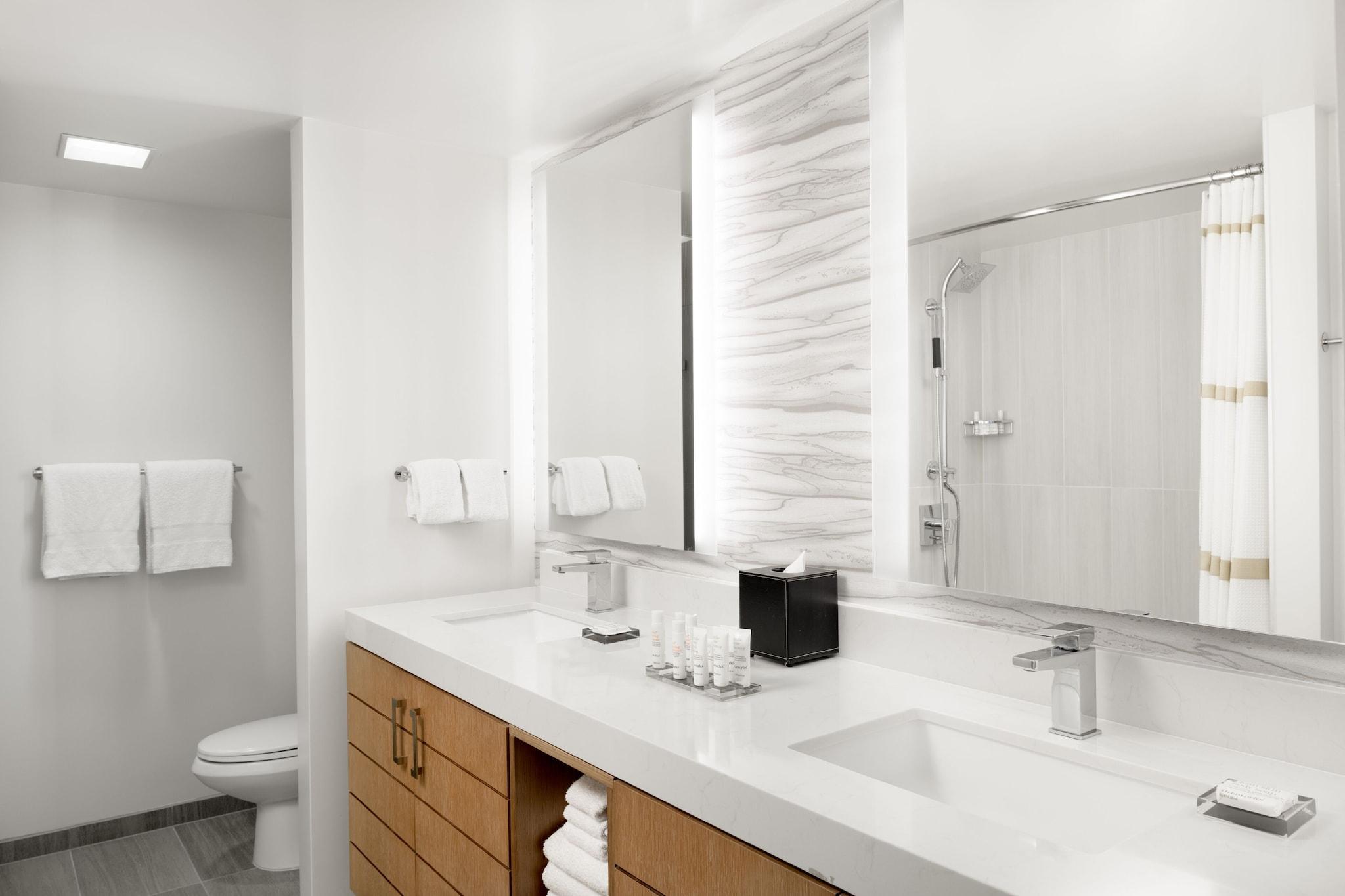 Junior Suite Ocean View Two Double Beds