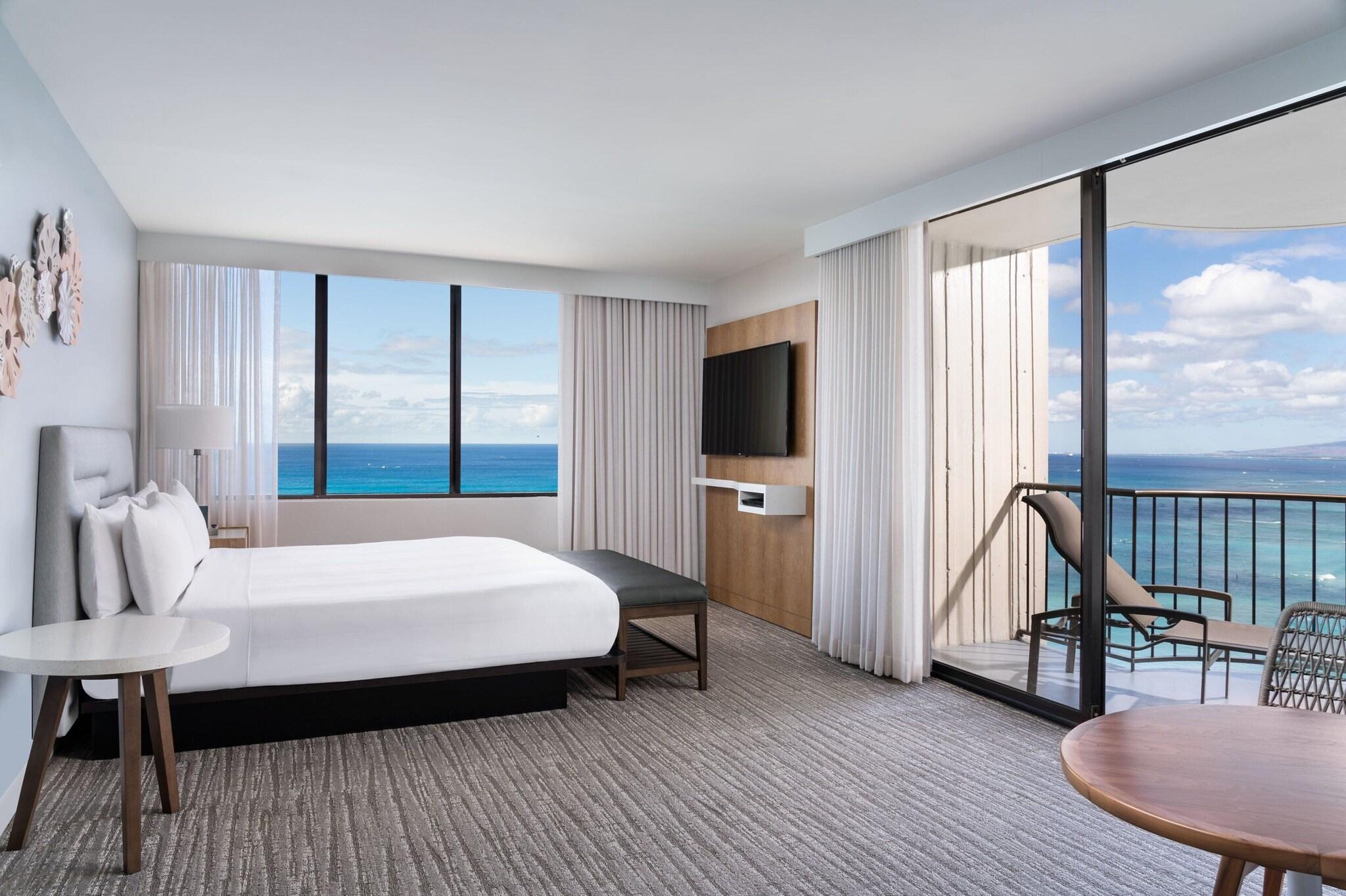 Junior Suite Ocean Front King Bed