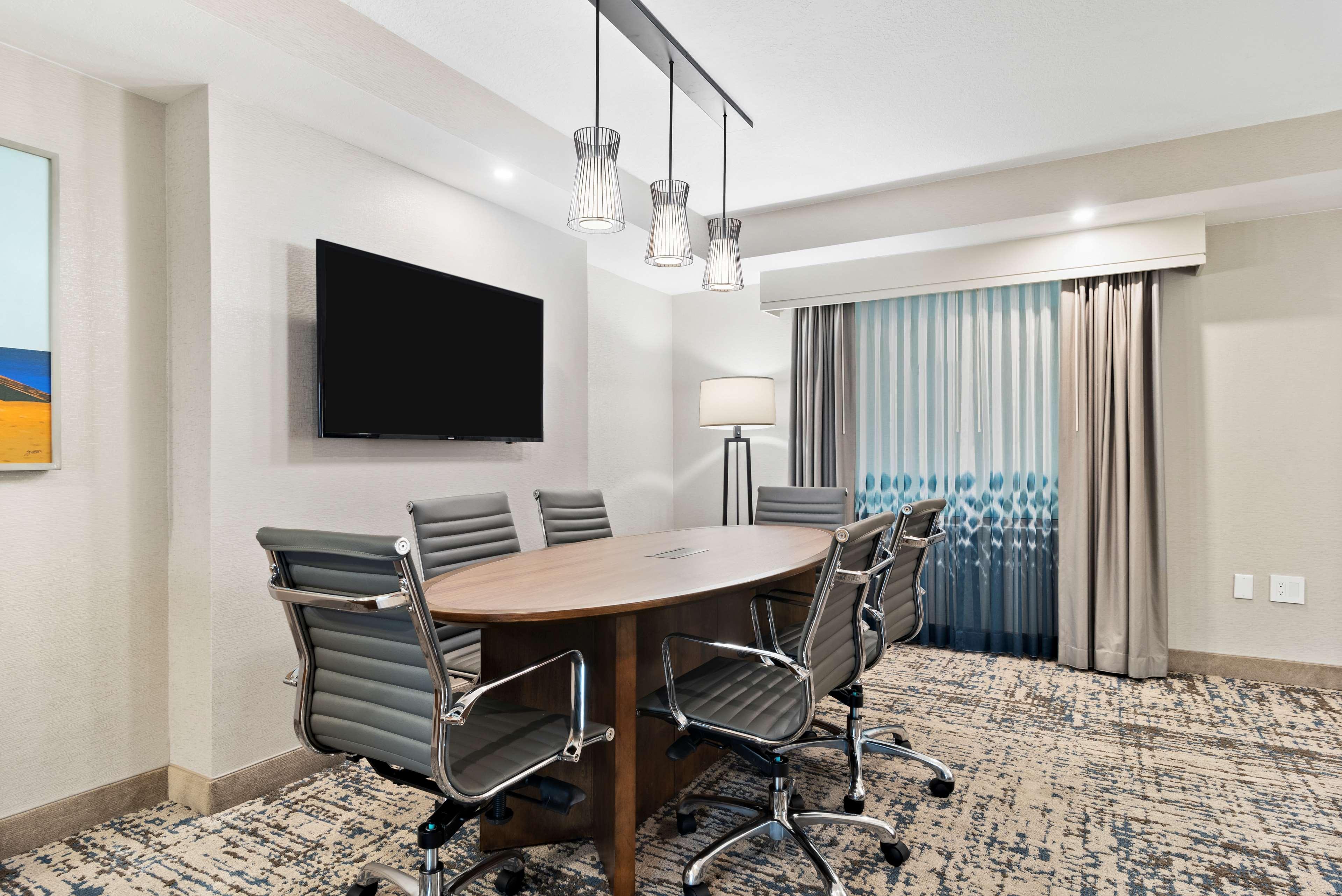 Suite Deluxe King Bed