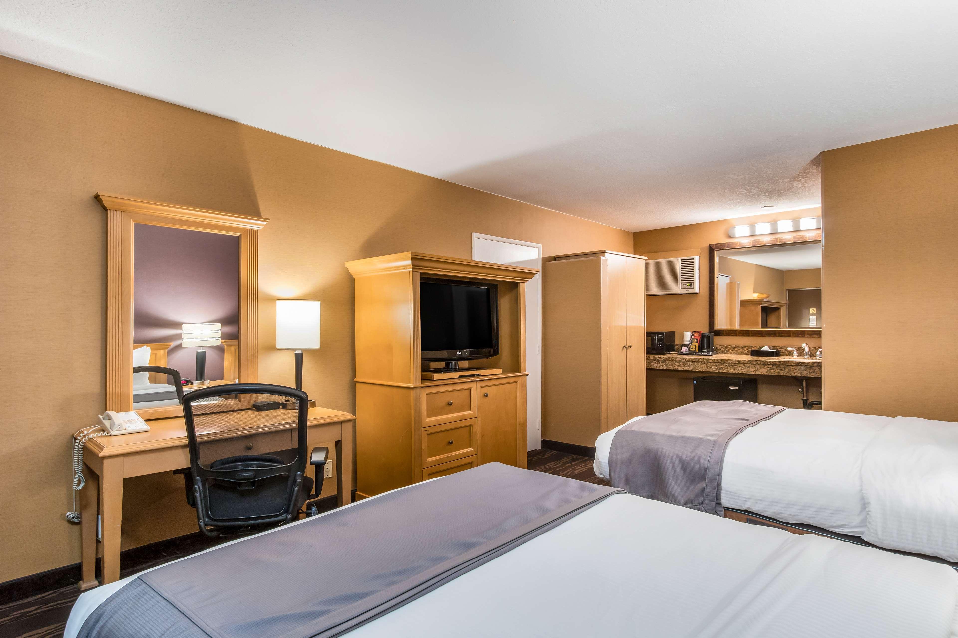 Room Two Double Beds Non Smoking