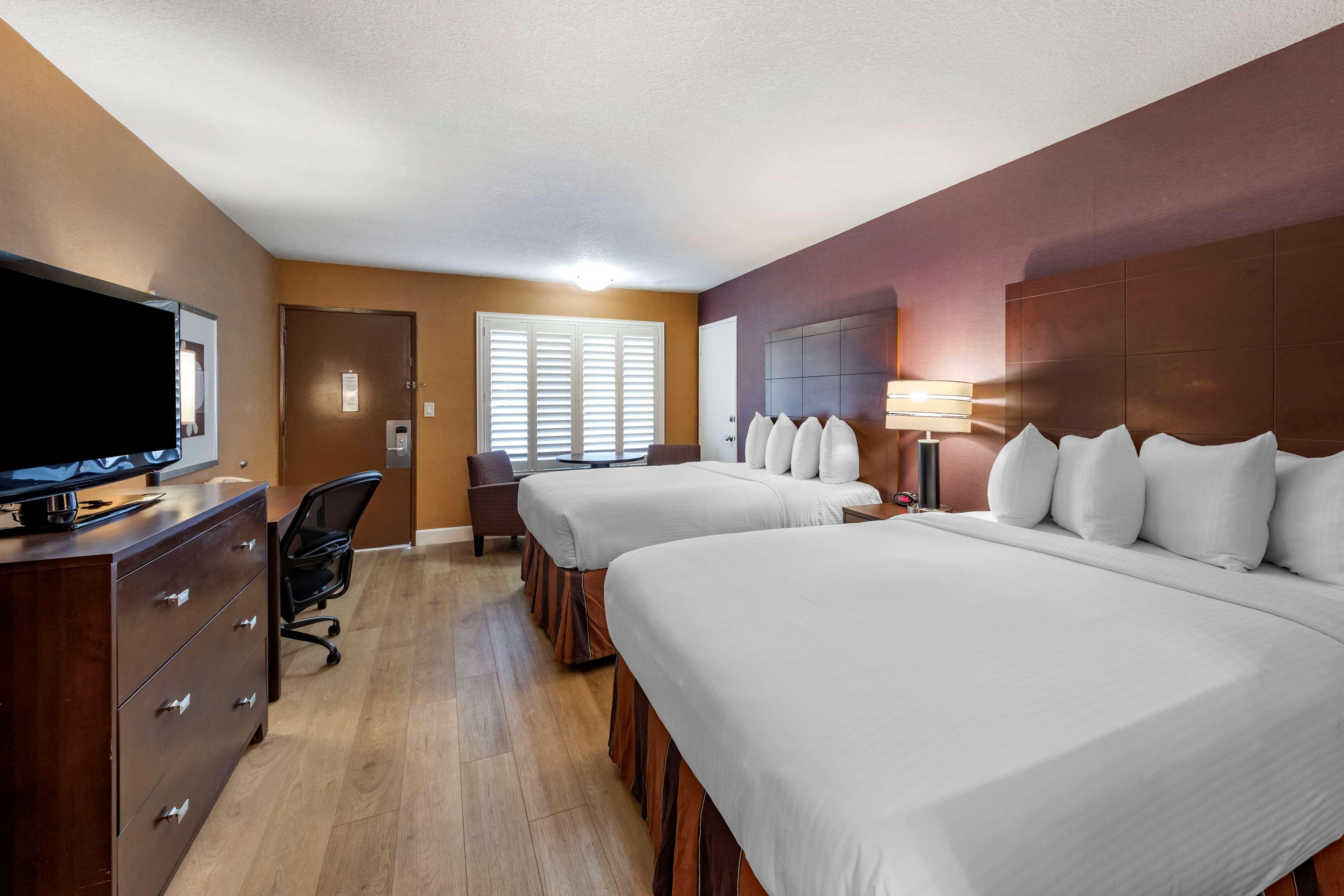 Room Two Double Beds Non Smoking