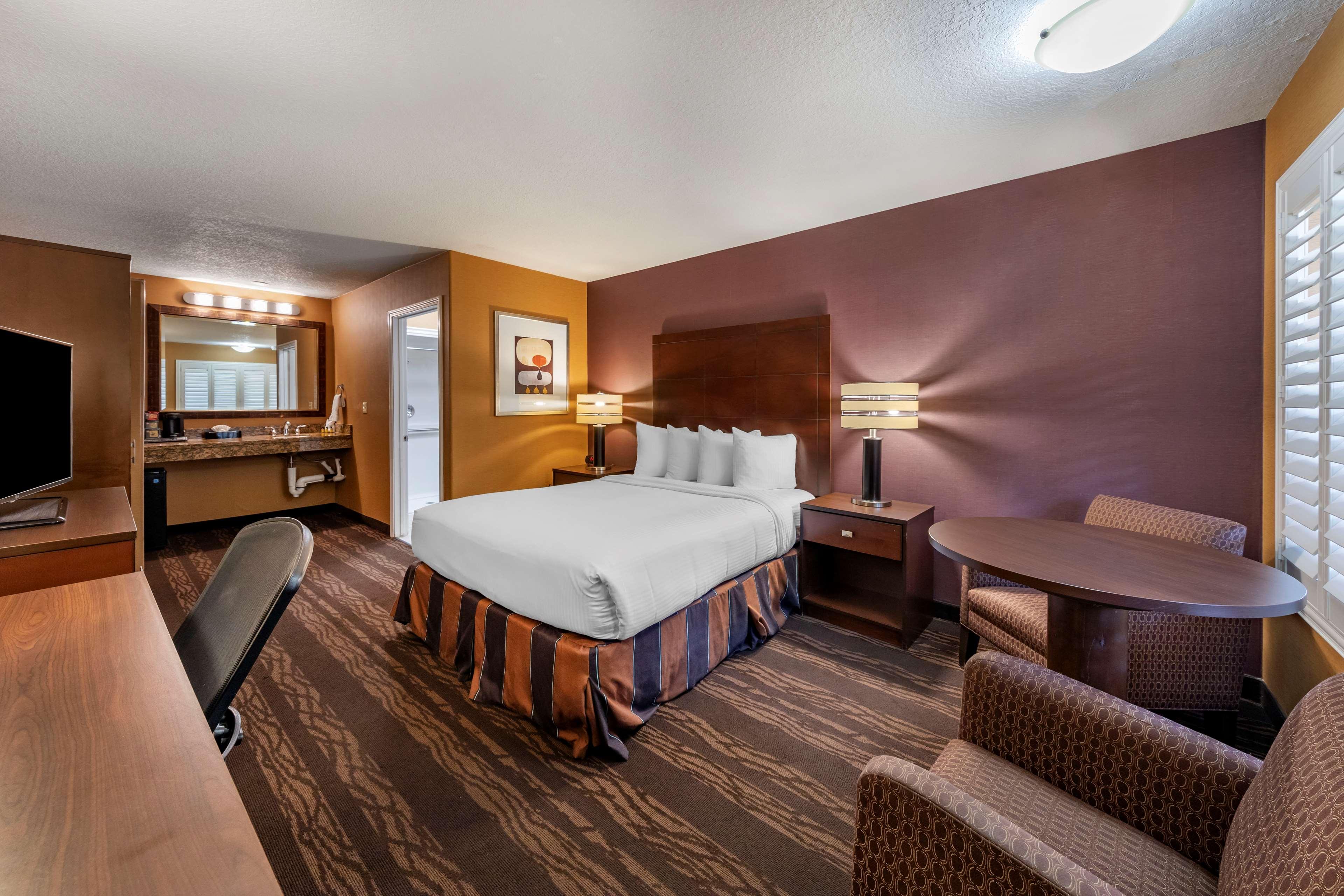 Room Queen Bed Non Smoking