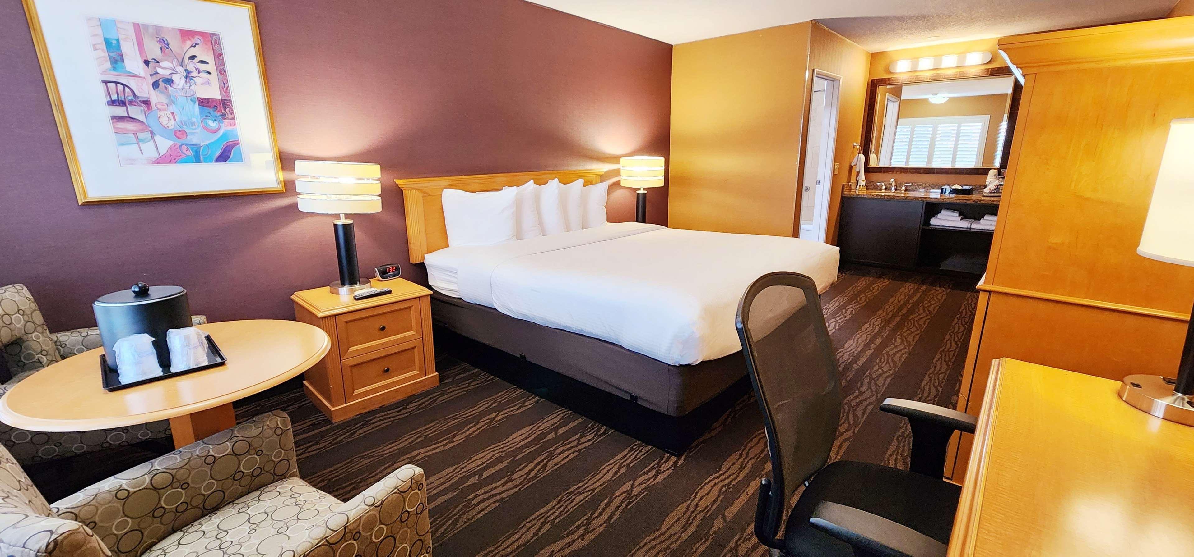 Room King Bed Non Smoking