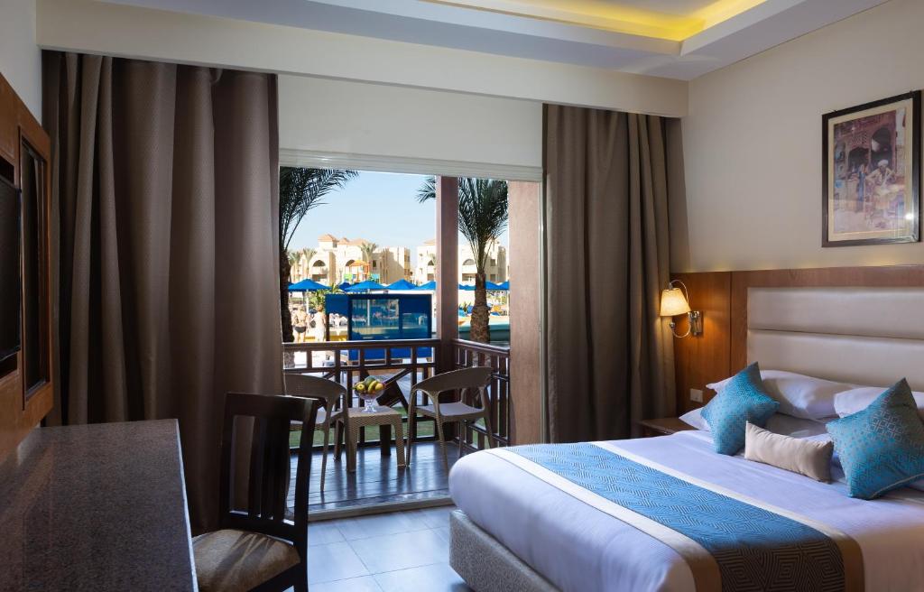 Family Room Capacity 5