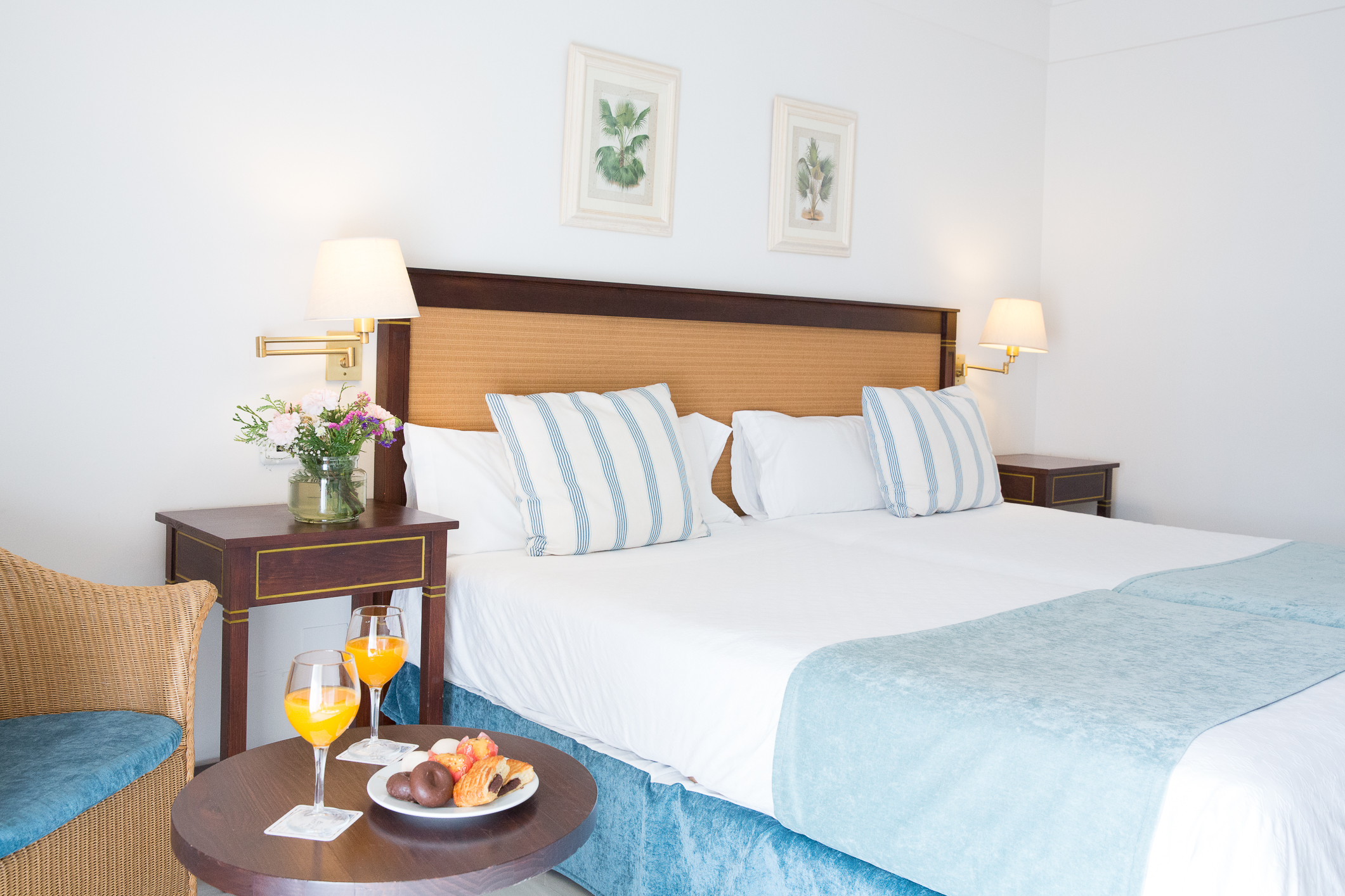 Double Queen Size Bed