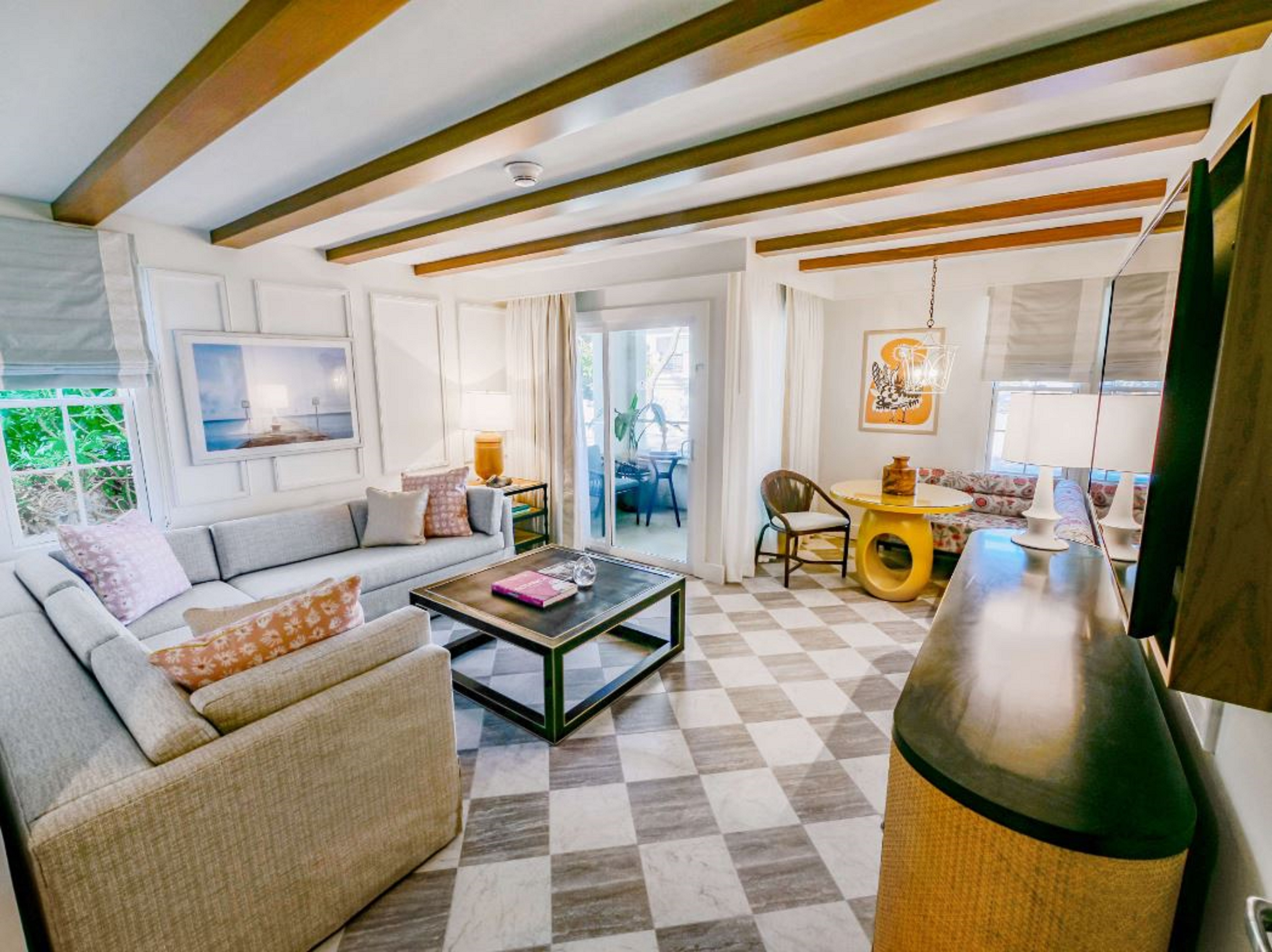 Suite Ocean Front King Bed