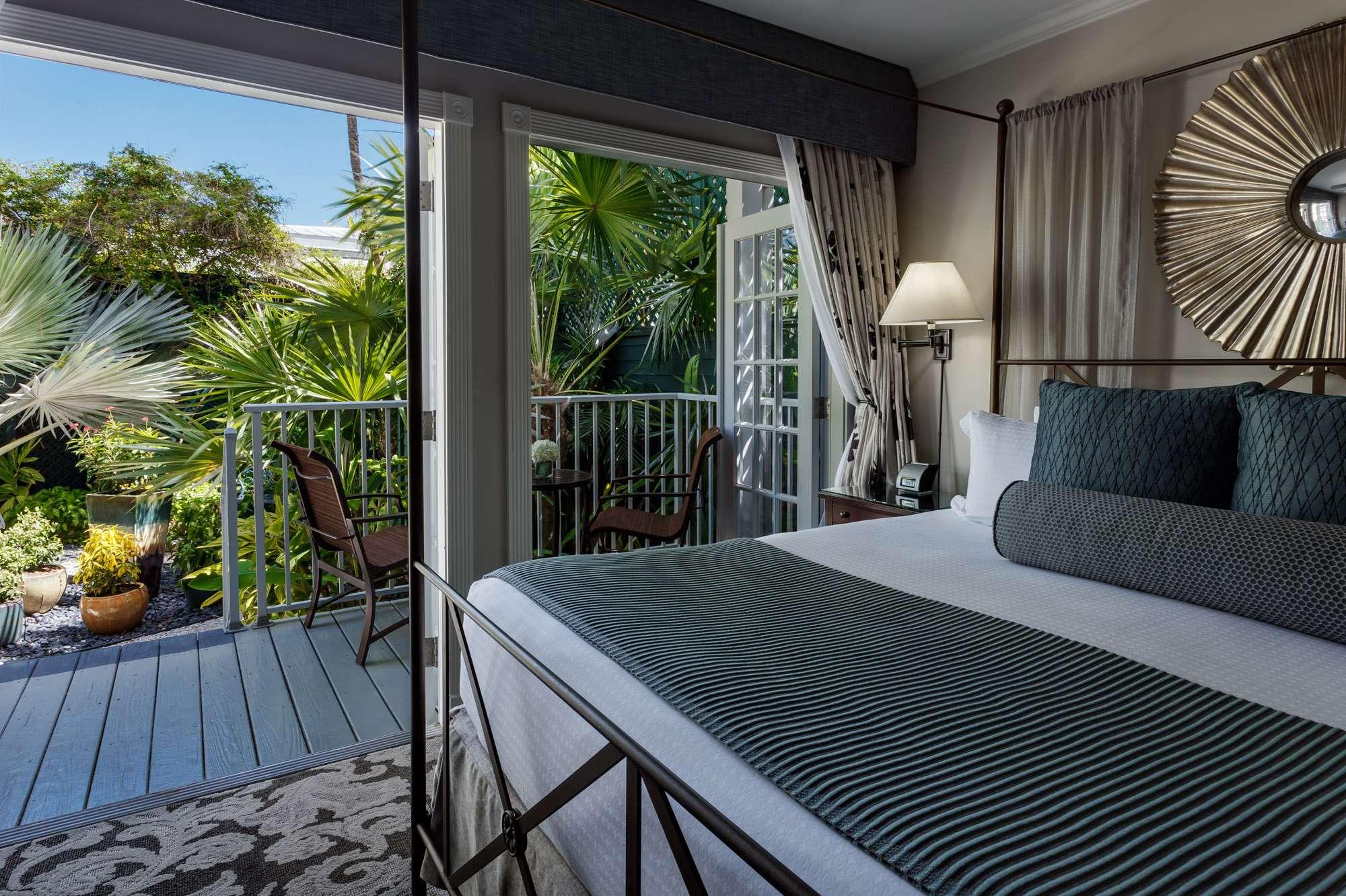 Suite King Size Bed